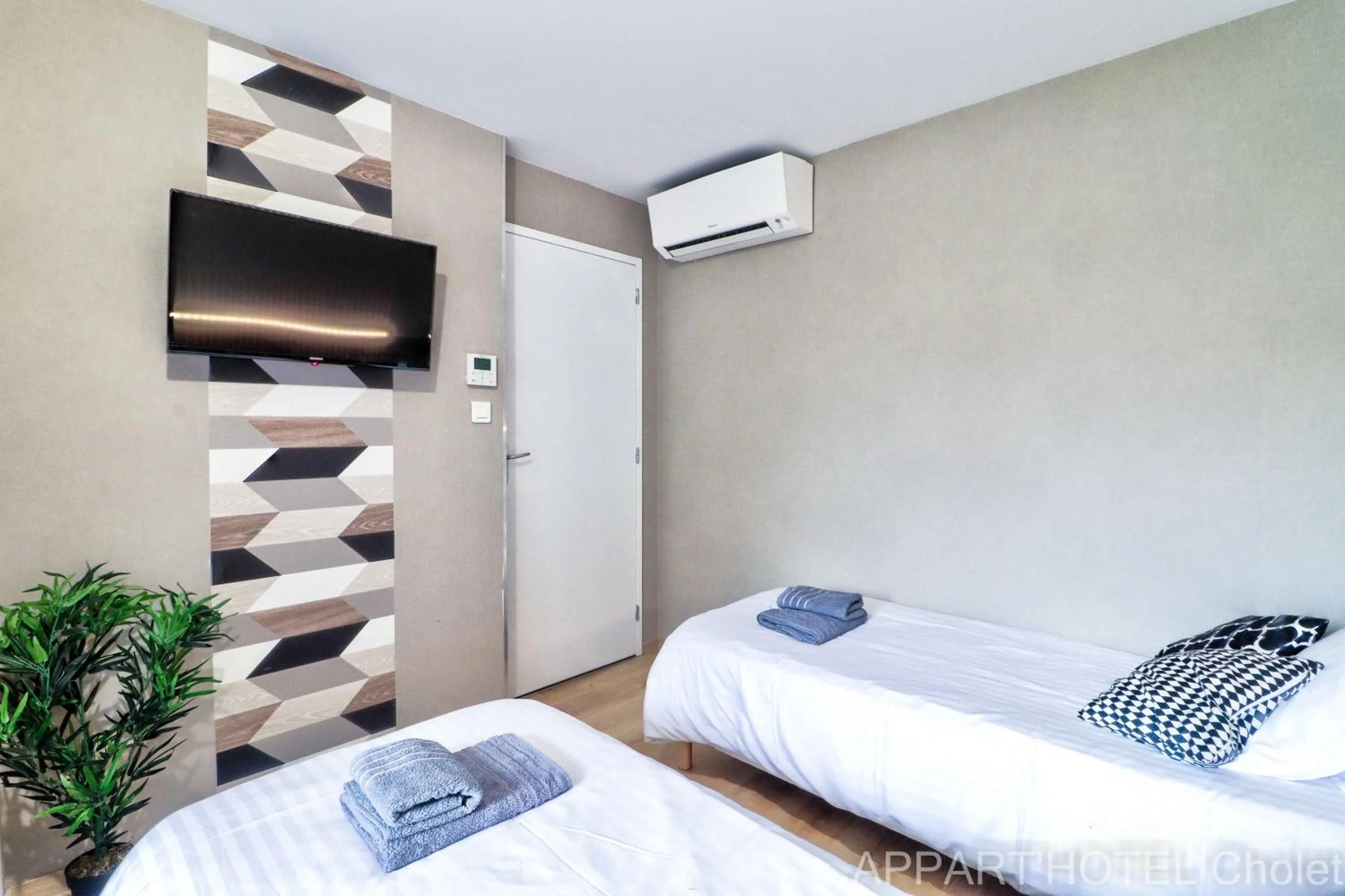 Bed in Appart hotel Cholet Carteron