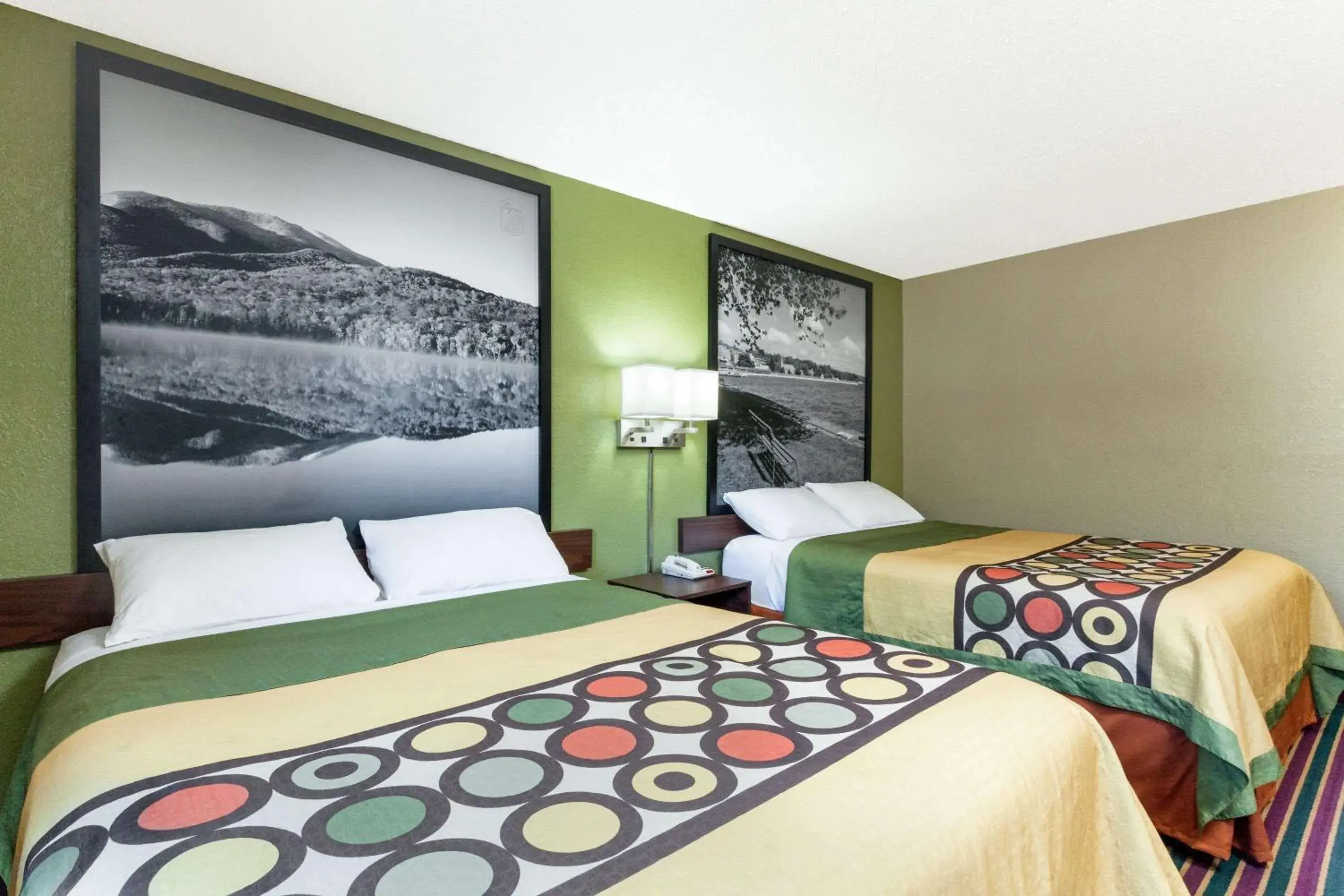 Photo of the whole room, Bed in Super 8 by Wyndham Bath Hammondsport Area Photo of the whole room, Bed in Super 8 by Wyndham Bath Hammondsport Area