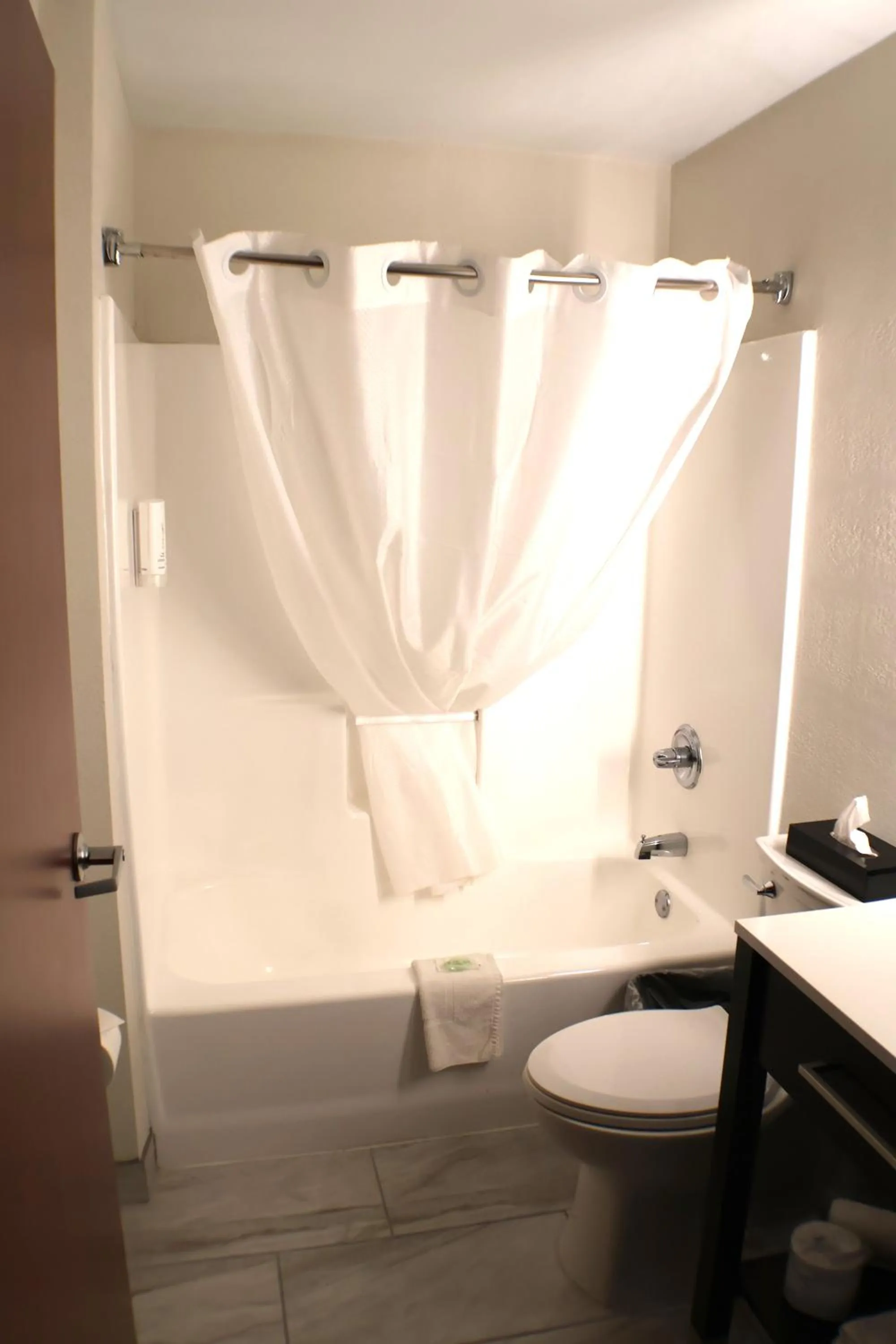 Bathroom in Sleep Inn Marion - Cedar Rapids