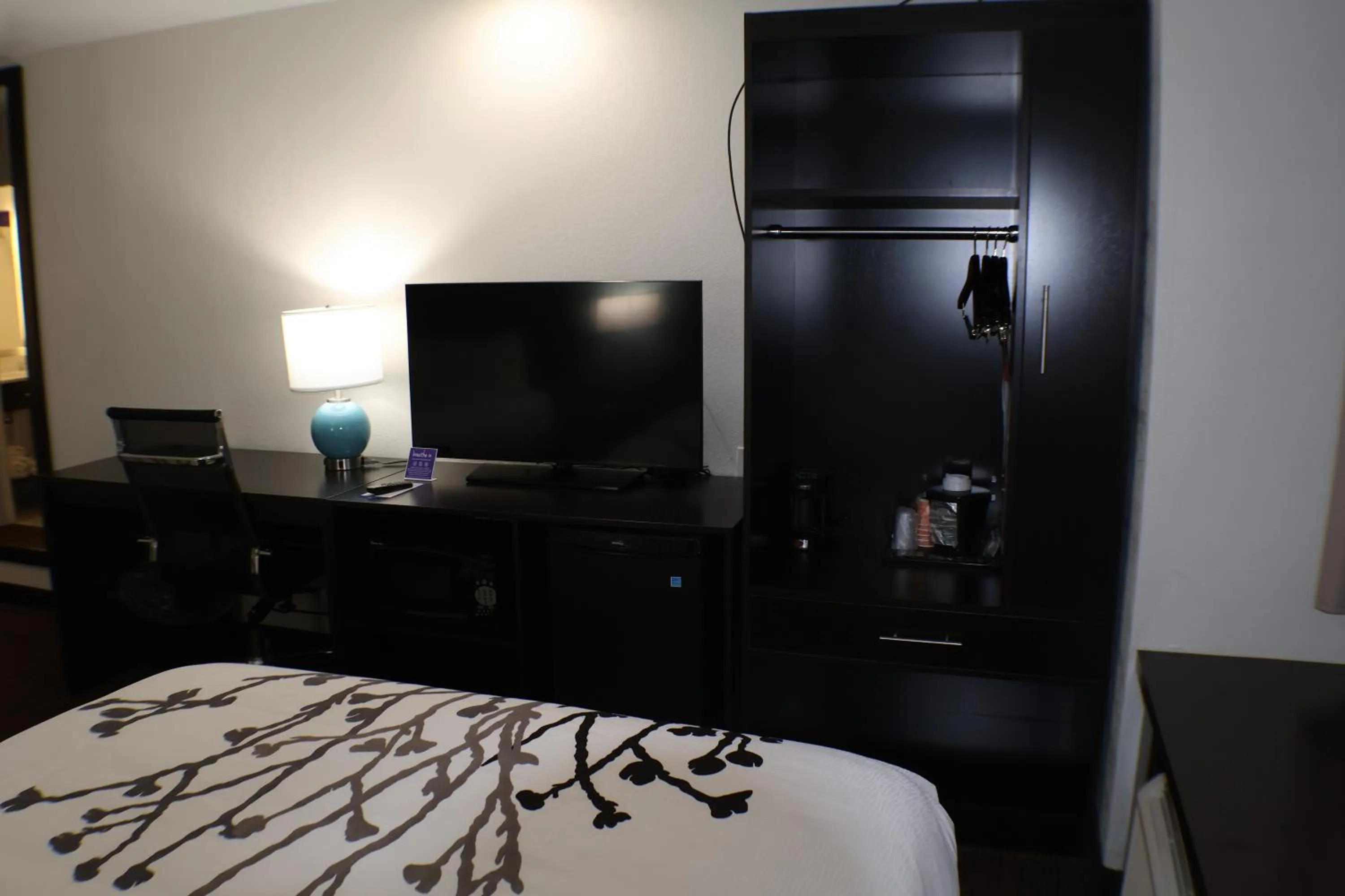 TV and multimedia, Bed in Sleep Inn Marion - Cedar Rapids