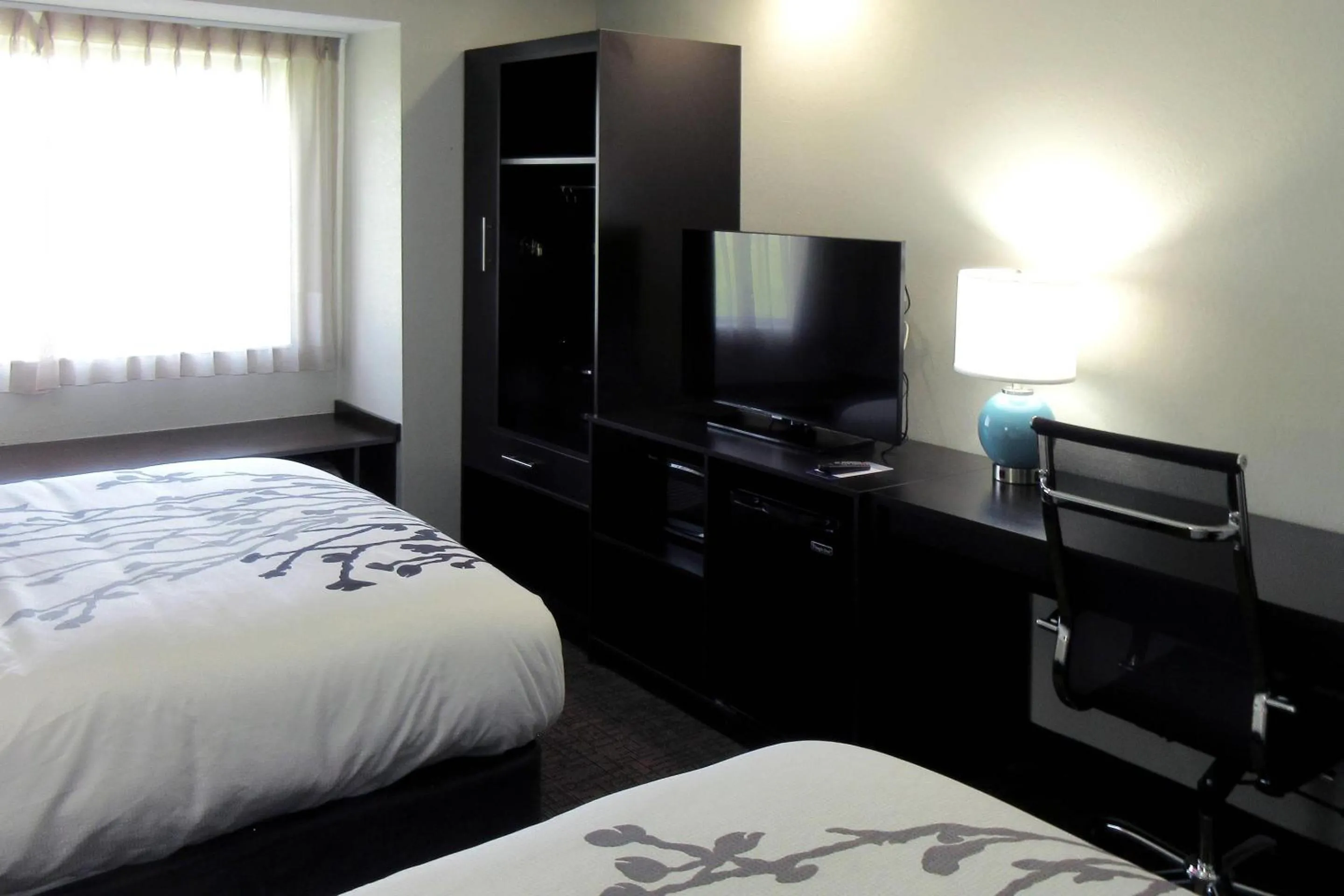 Bedroom, Bed in Sleep Inn Marion - Cedar Rapids