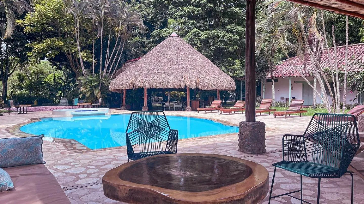 Swimming pool in Waka Hotel Rural