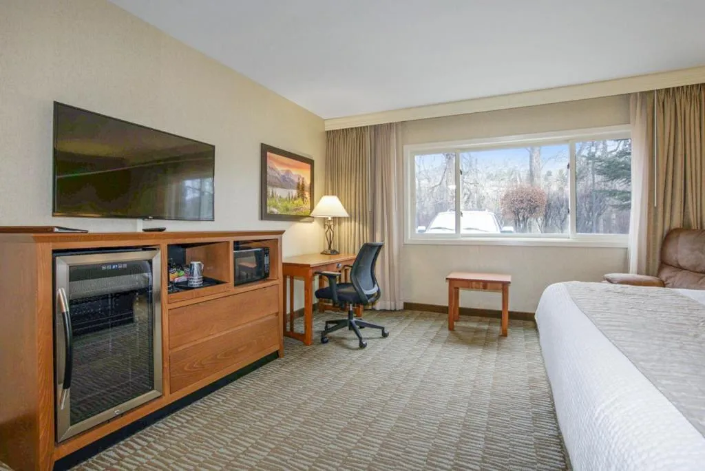 TV and multimedia in C'mon Inn Missoula