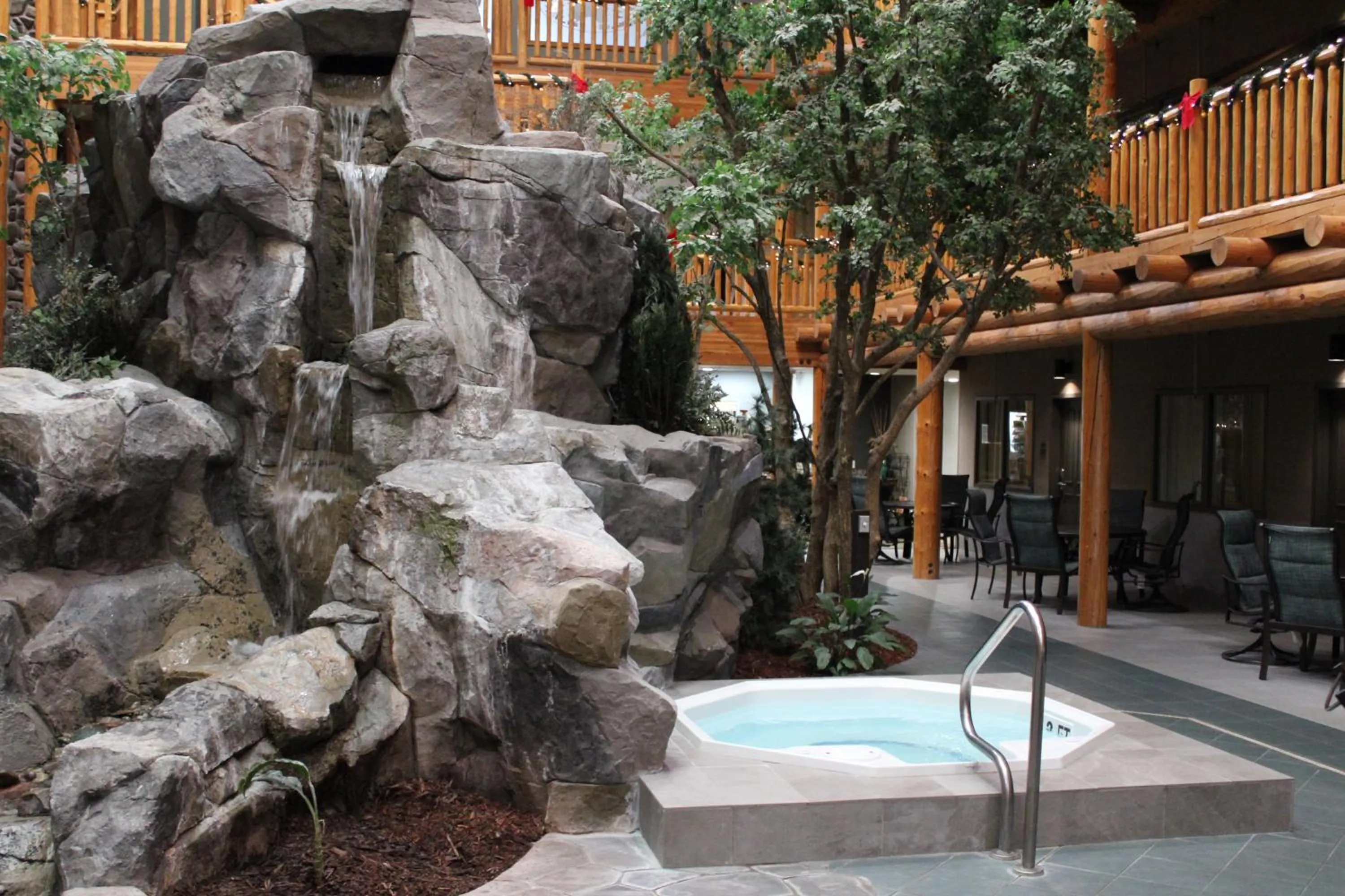 Hot Tub in C'mon Inn Missoula