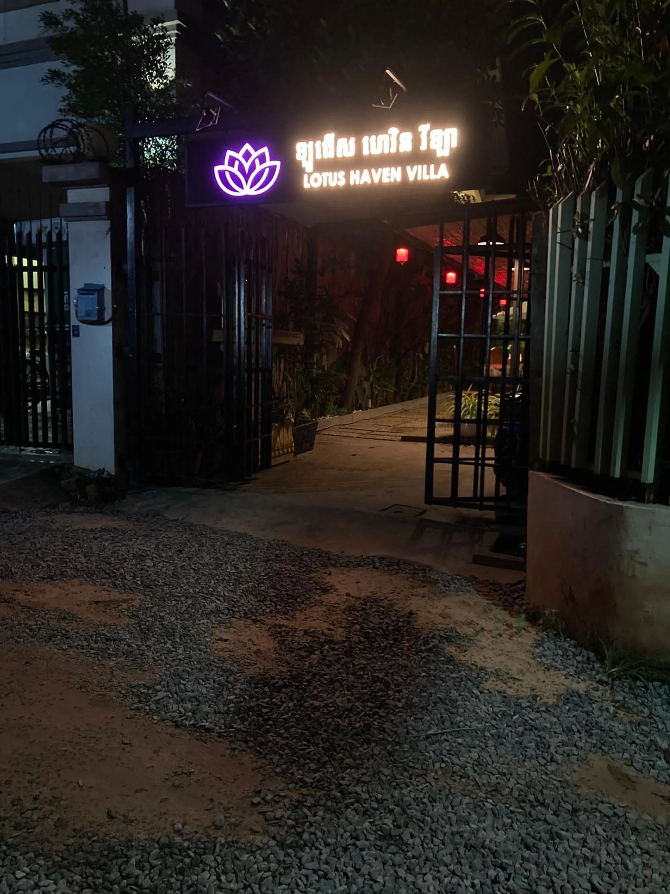 Facade/entrance in Lotus Haven Villa