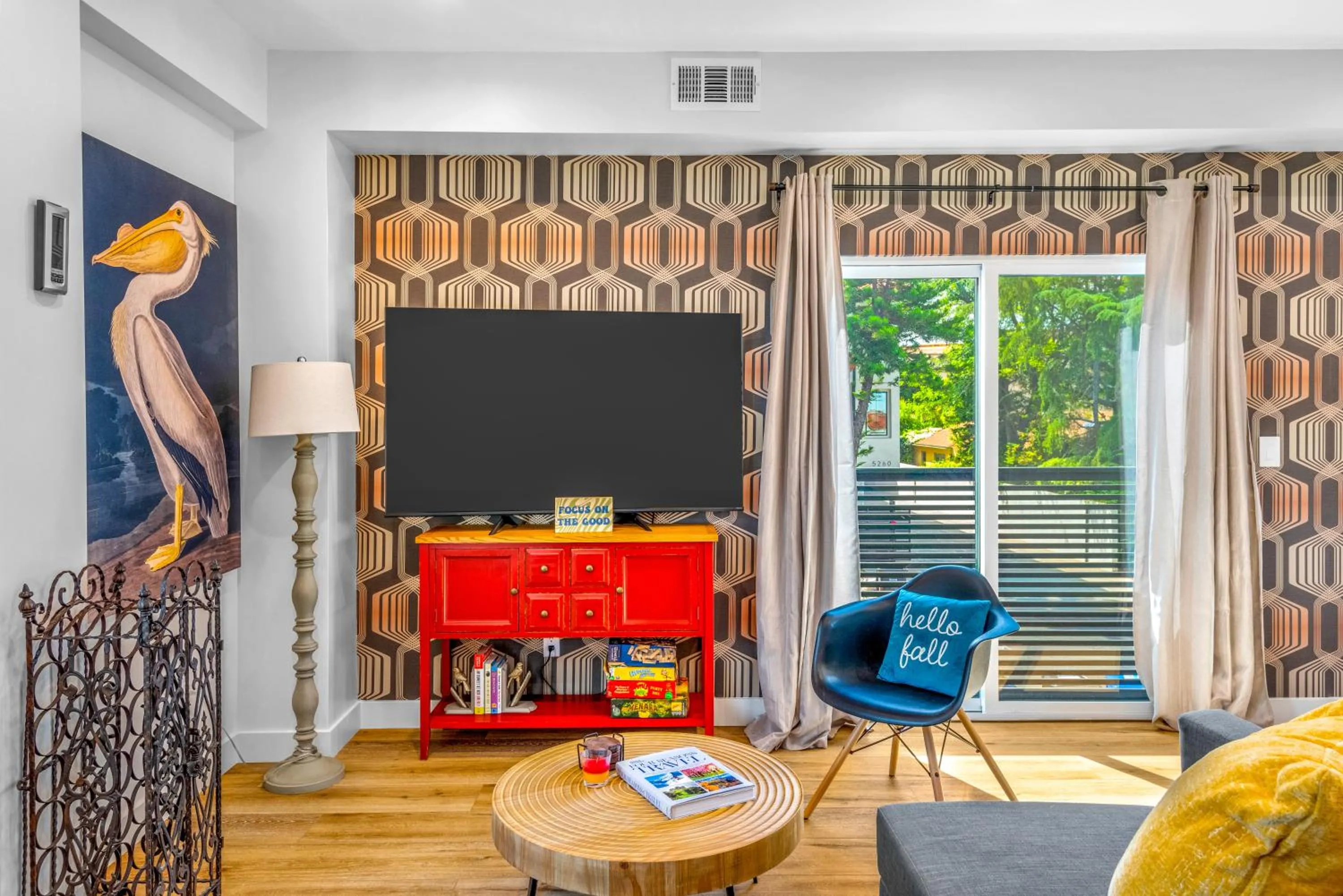 Stylish Sherman Oaks Townhouse 3bed + 3.5bath All Master Suites
