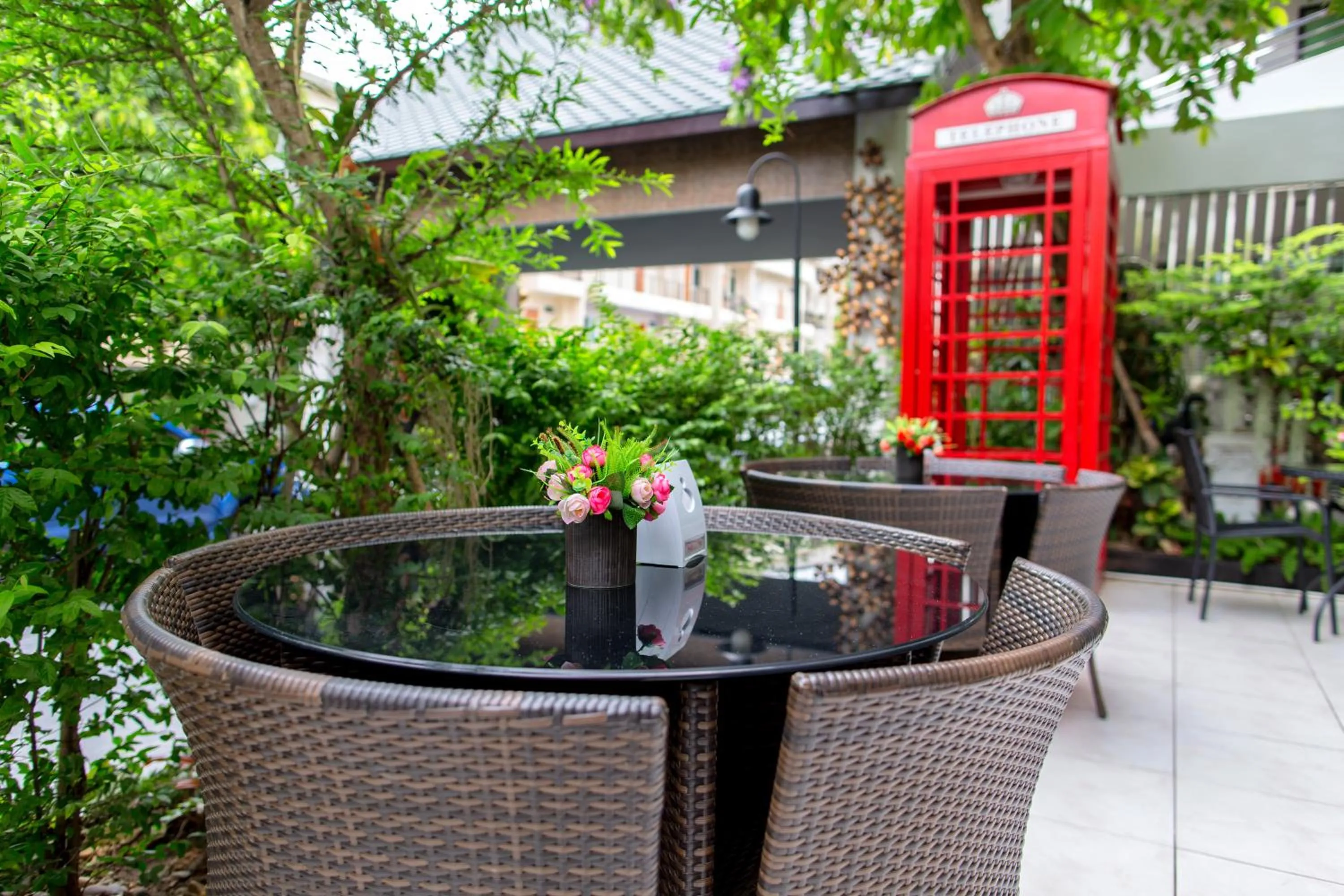 Food and drinks in SOHO Boutique Hotel