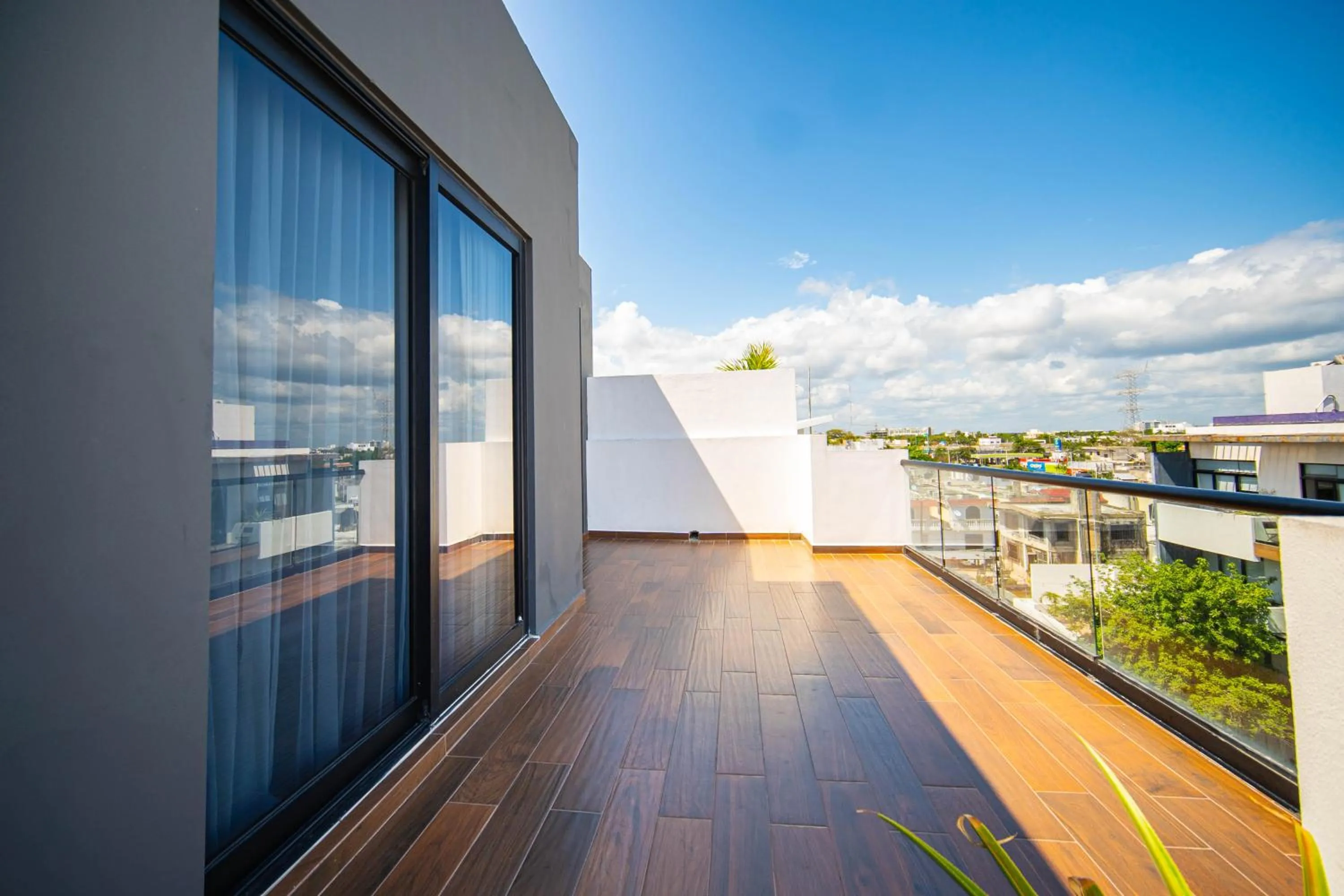 Balcony/Terrace in 501PH - Spacious apartment in the center, only 10 minutes walking distance to the beaches
