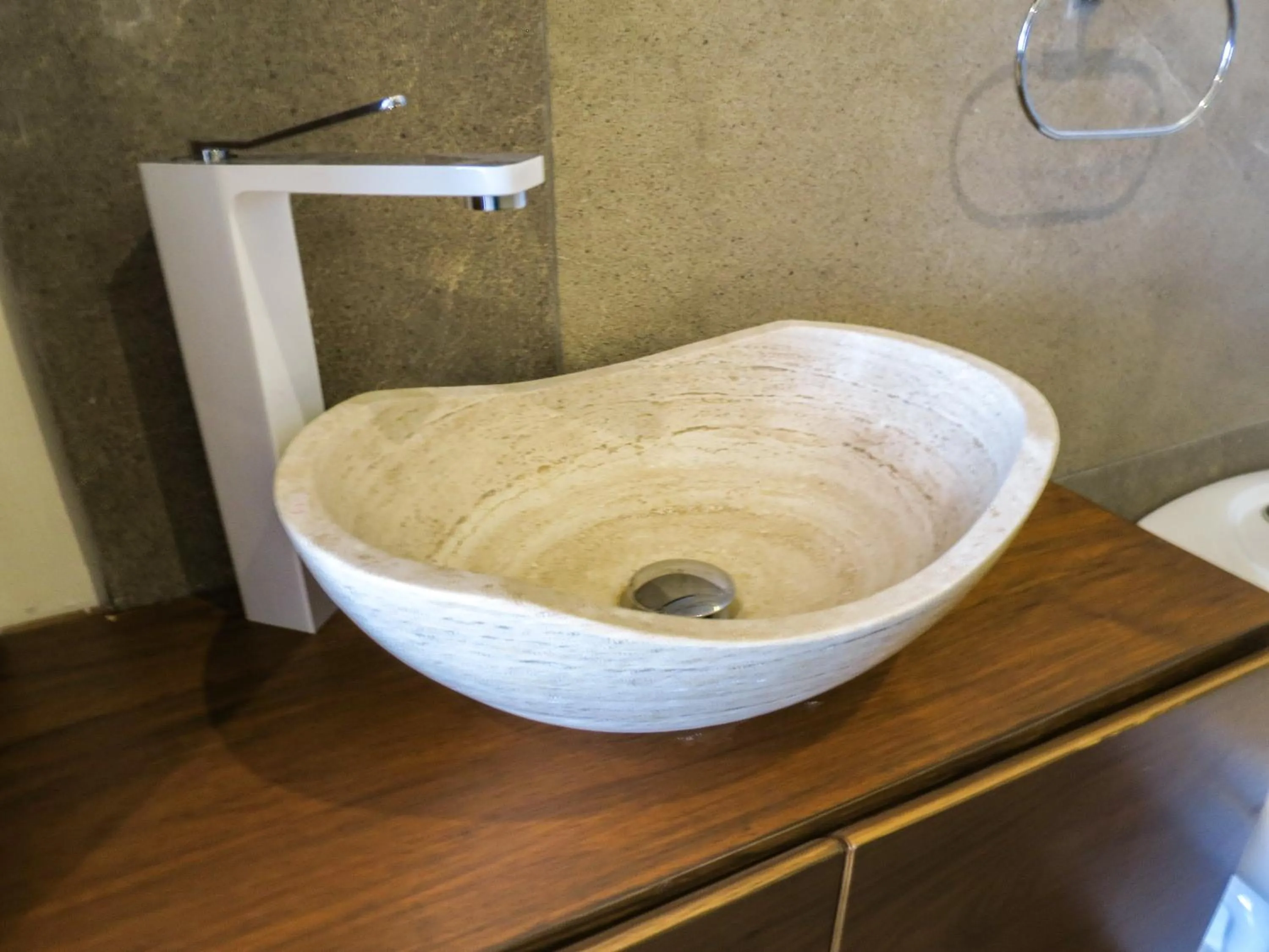 Bathroom in 501PH - Spacious apartment in the center, only 10 minutes walking distance to the beaches