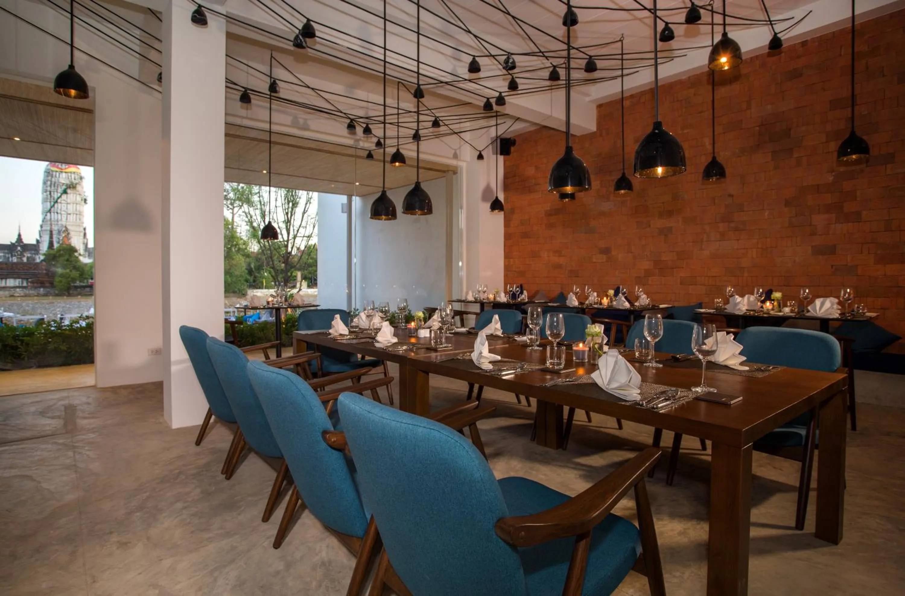 Restaurant/places to eat in Sala Ayutthaya