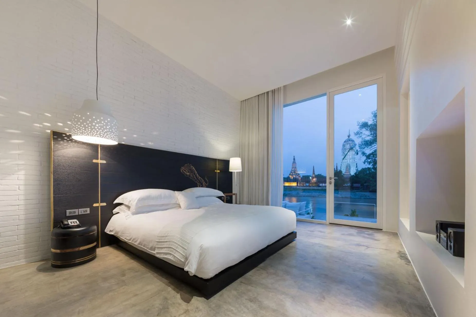 Bed in Sala Ayutthaya