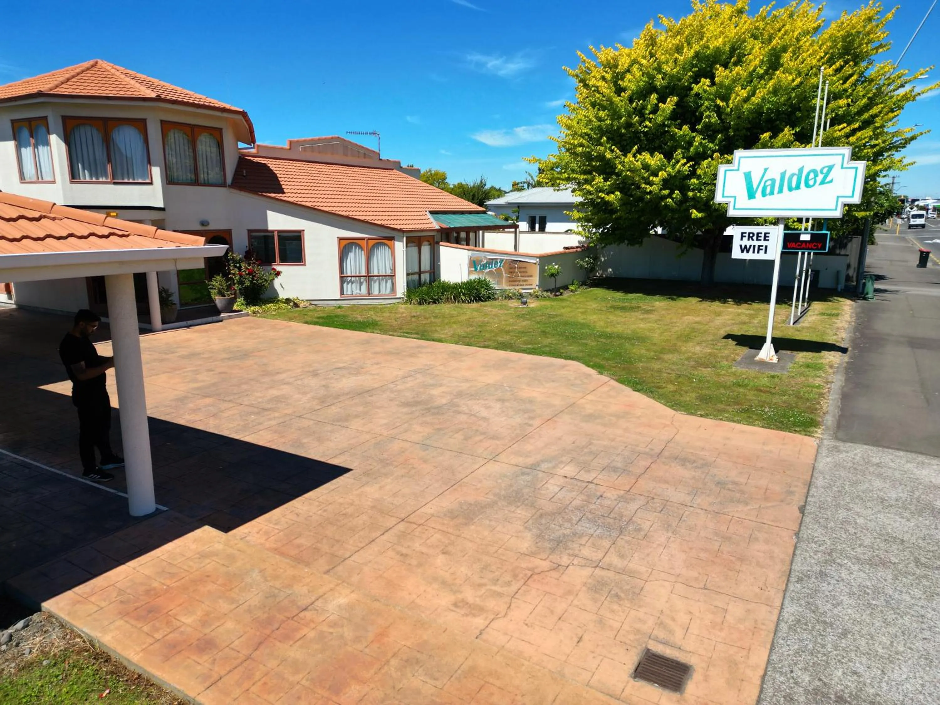 Property building in Valdez Motor Lodge
