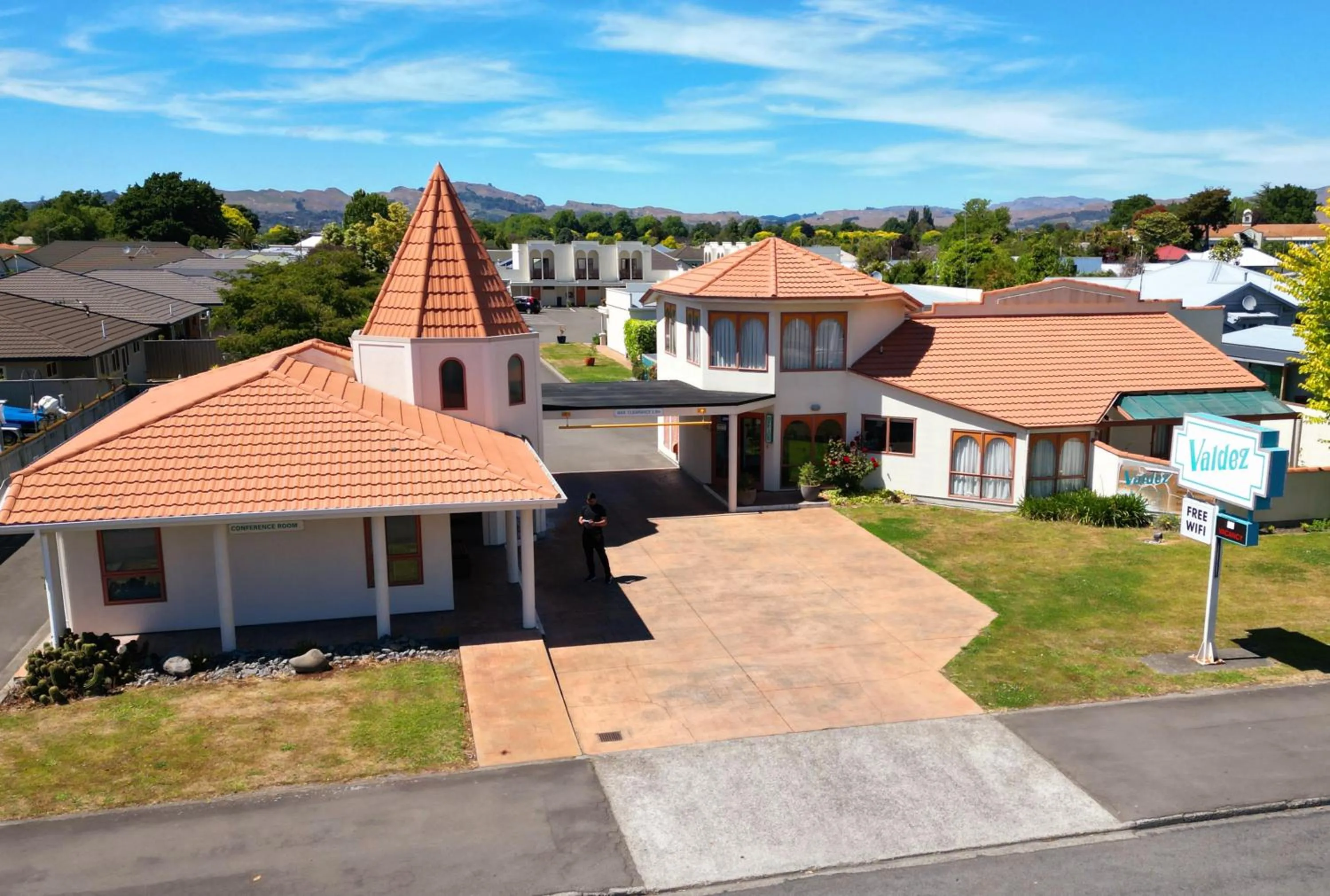 Property building in Valdez Motor Lodge