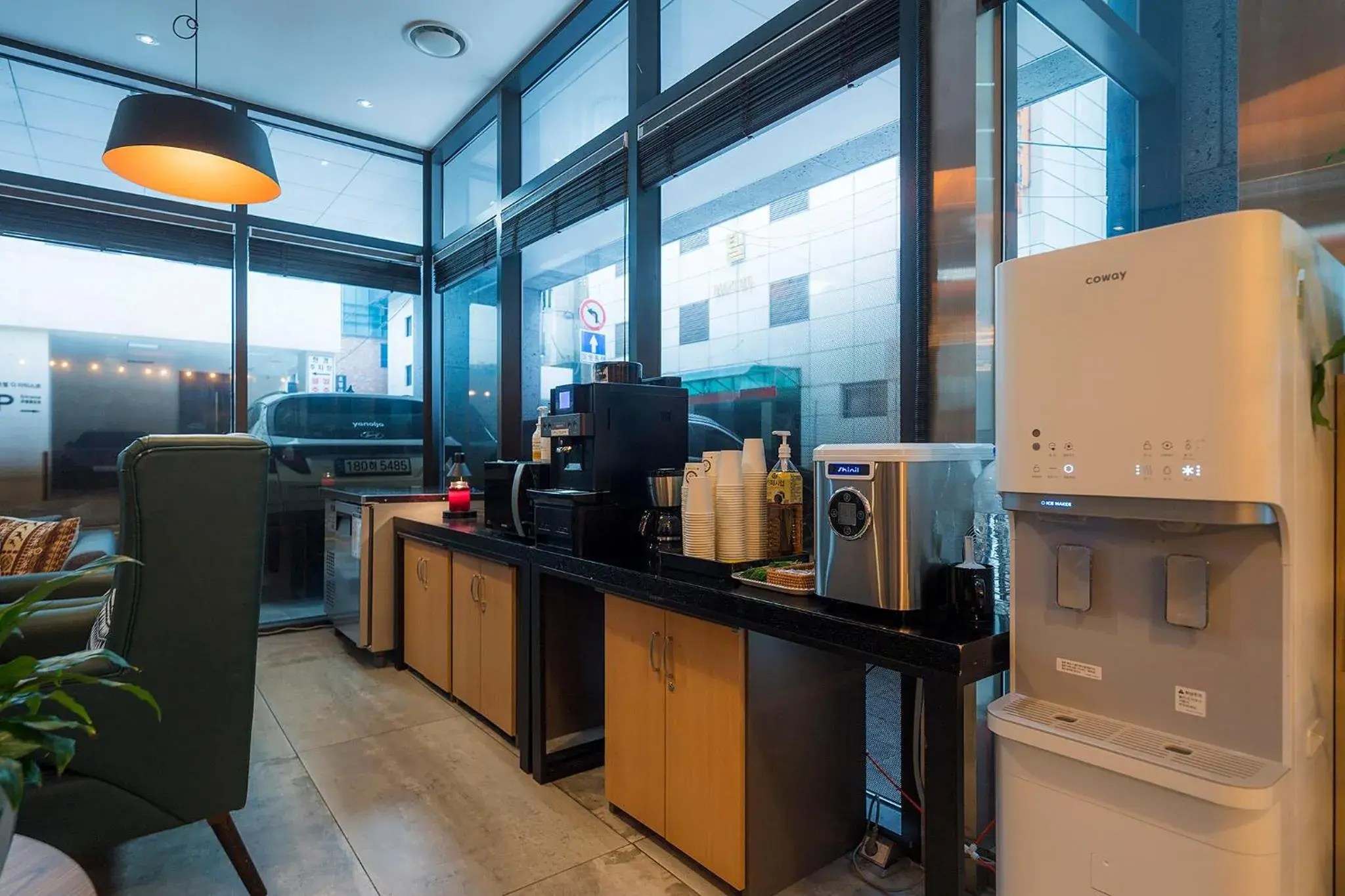 Restaurant/places to eat in H-AVENUE Hotel Yeoksam Restaurant/places to eat in H-AVENUE Hotel Yeoksam