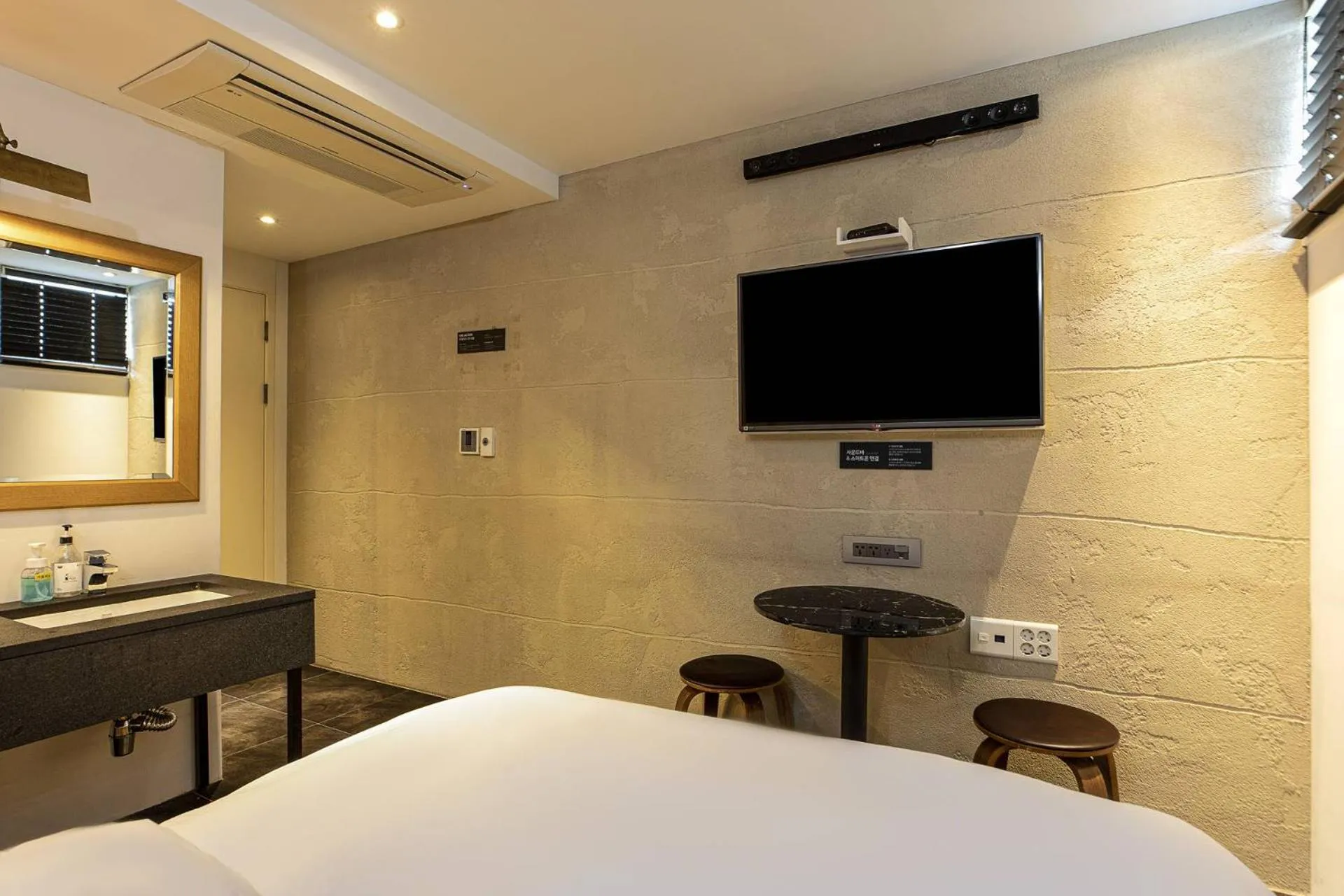 bidet, Bed in H-AVENUE Hotel Yeoksam