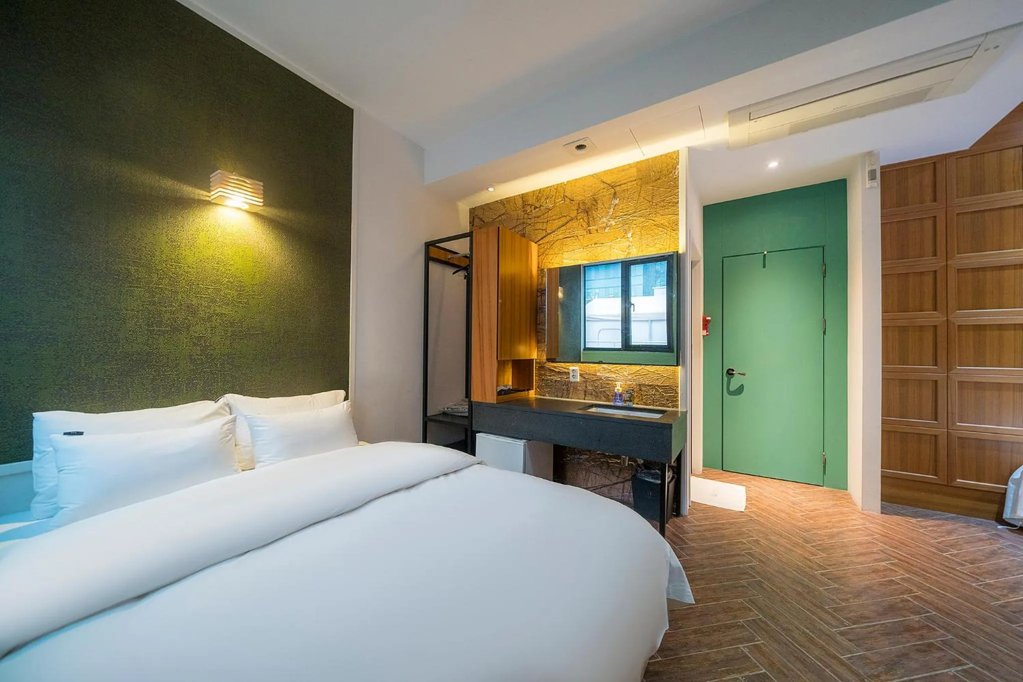 Bed in H-AVENUE Hotel Yeoksam