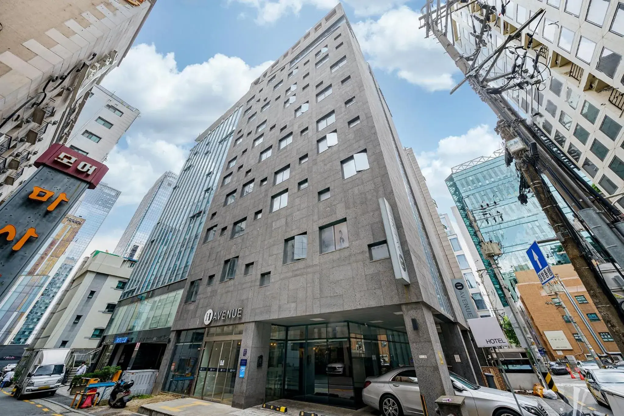 Property building in H-AVENUE Hotel Yeoksam Property building in H-AVENUE Hotel Yeoksam