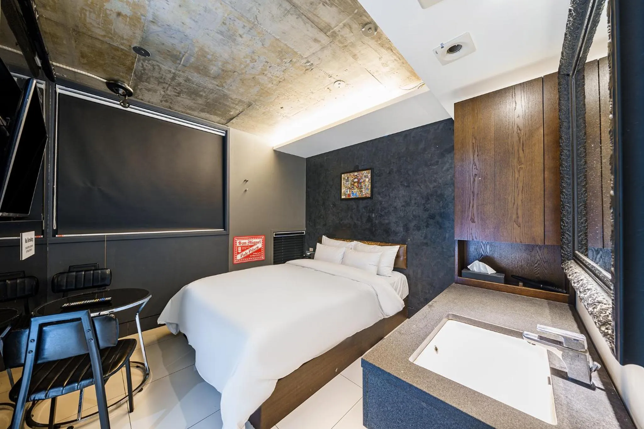 Bed in H-AVENUE Hotel Yeoksam