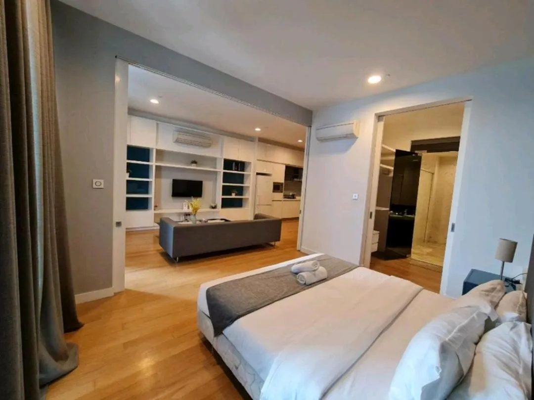 Bed in Platinum KLCC By YA Noor