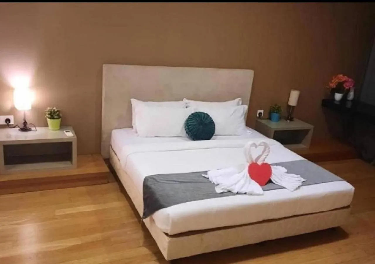 Bed in Platinum KLCC By YA Noor