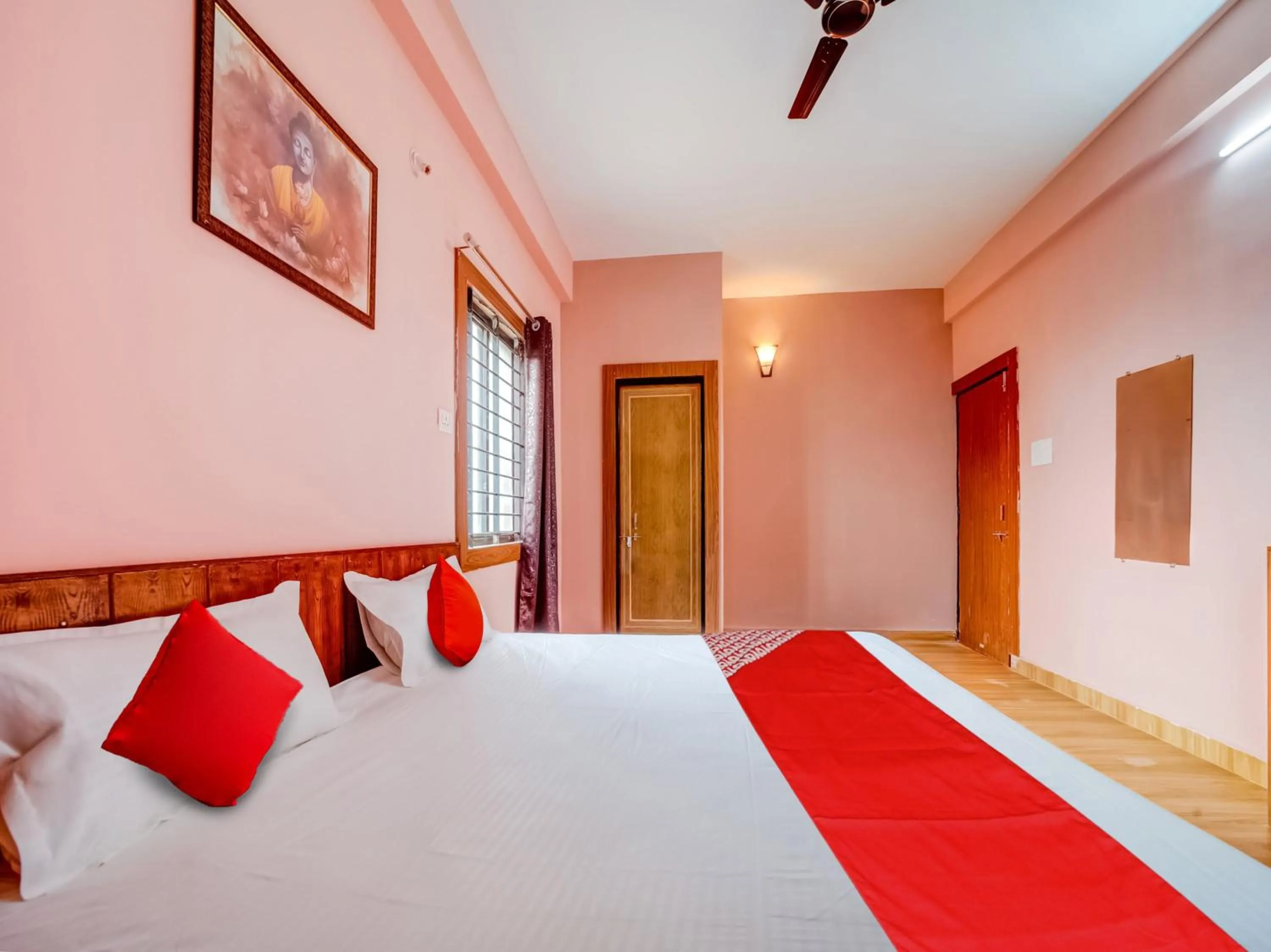 Bedroom, Bed in Hotel O Crown Square