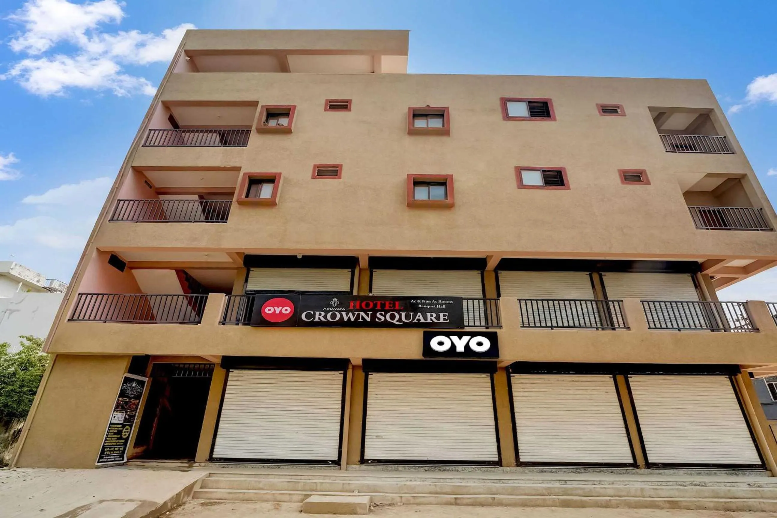 Facade/entrance in Hotel O Crown Square