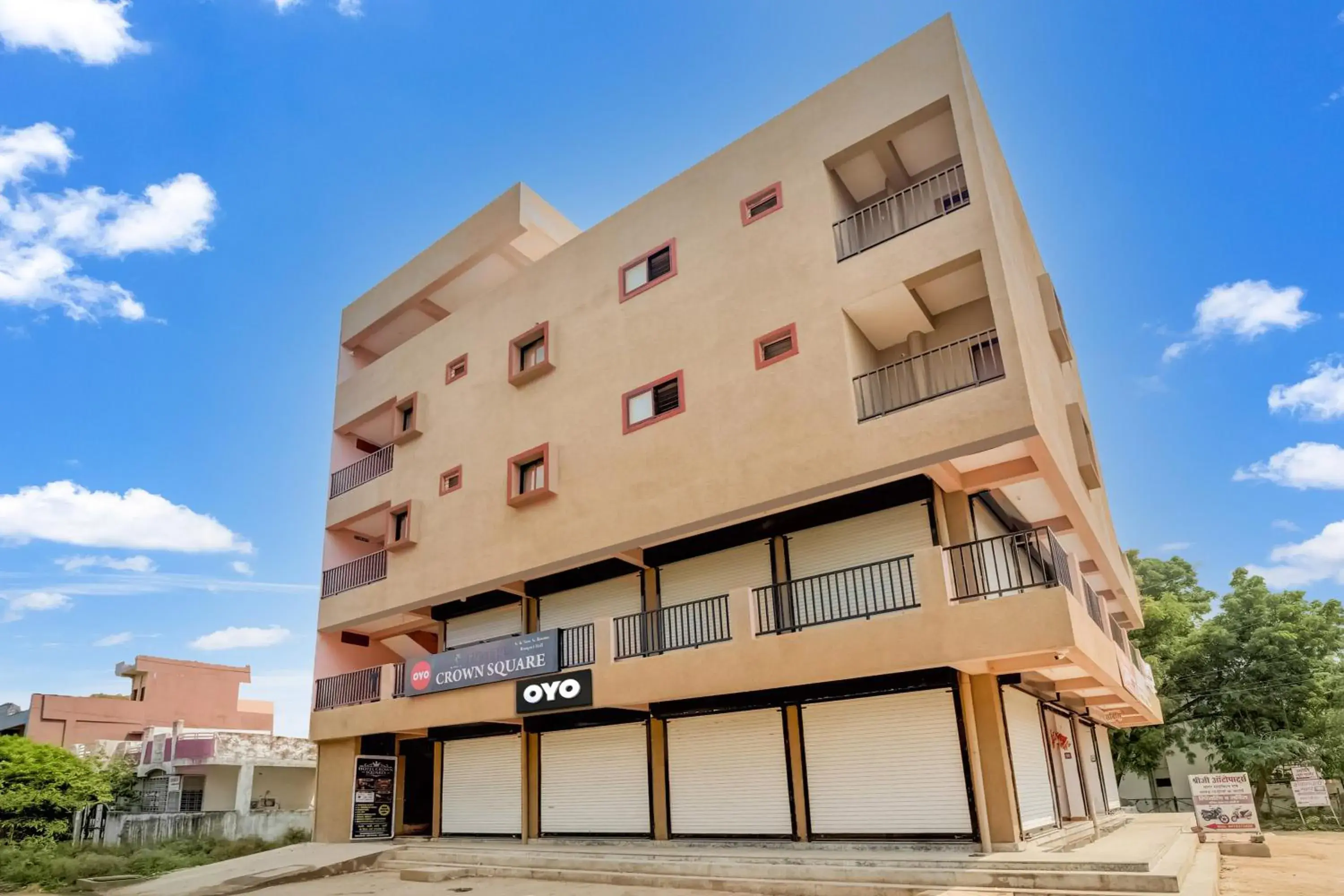 Facade/entrance in Hotel O Crown Square Facade/entrance in Hotel O Crown Square