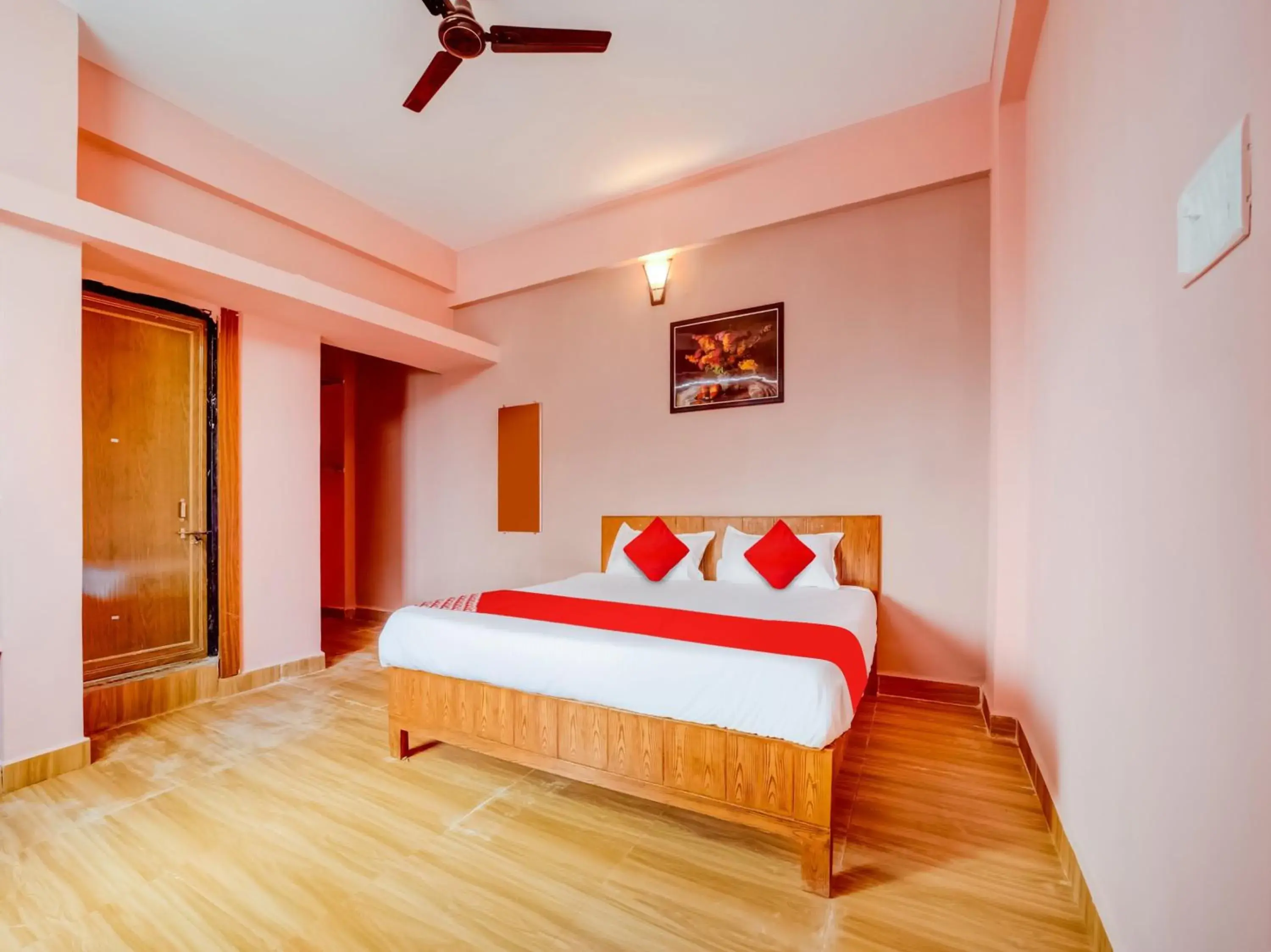 Classic Triple Room - single occupancy in Hotel O Crown Square Classic Triple Room - single occupancy in Hotel O Crown Square