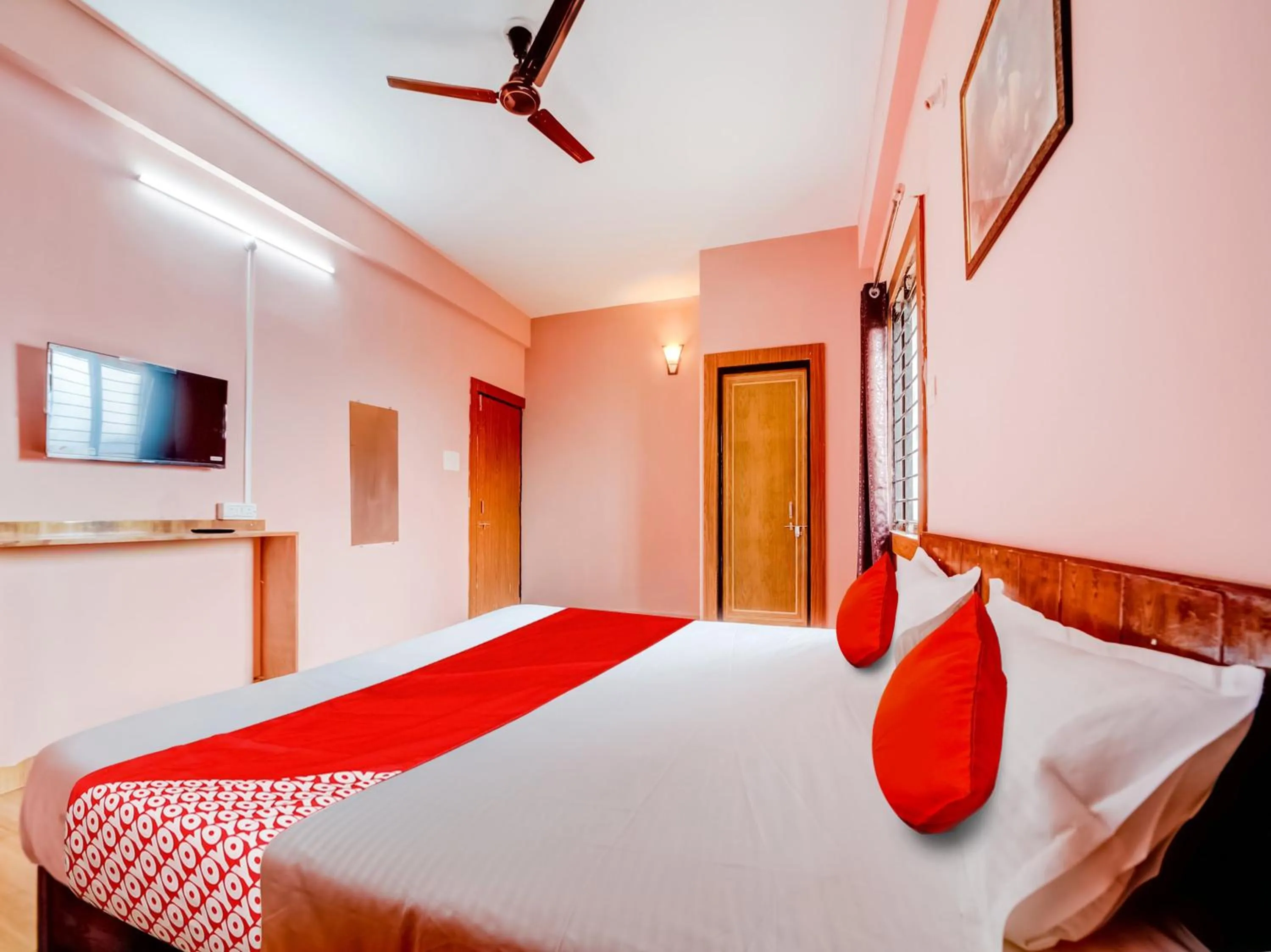 Bedroom, Bed in Hotel O Crown Square