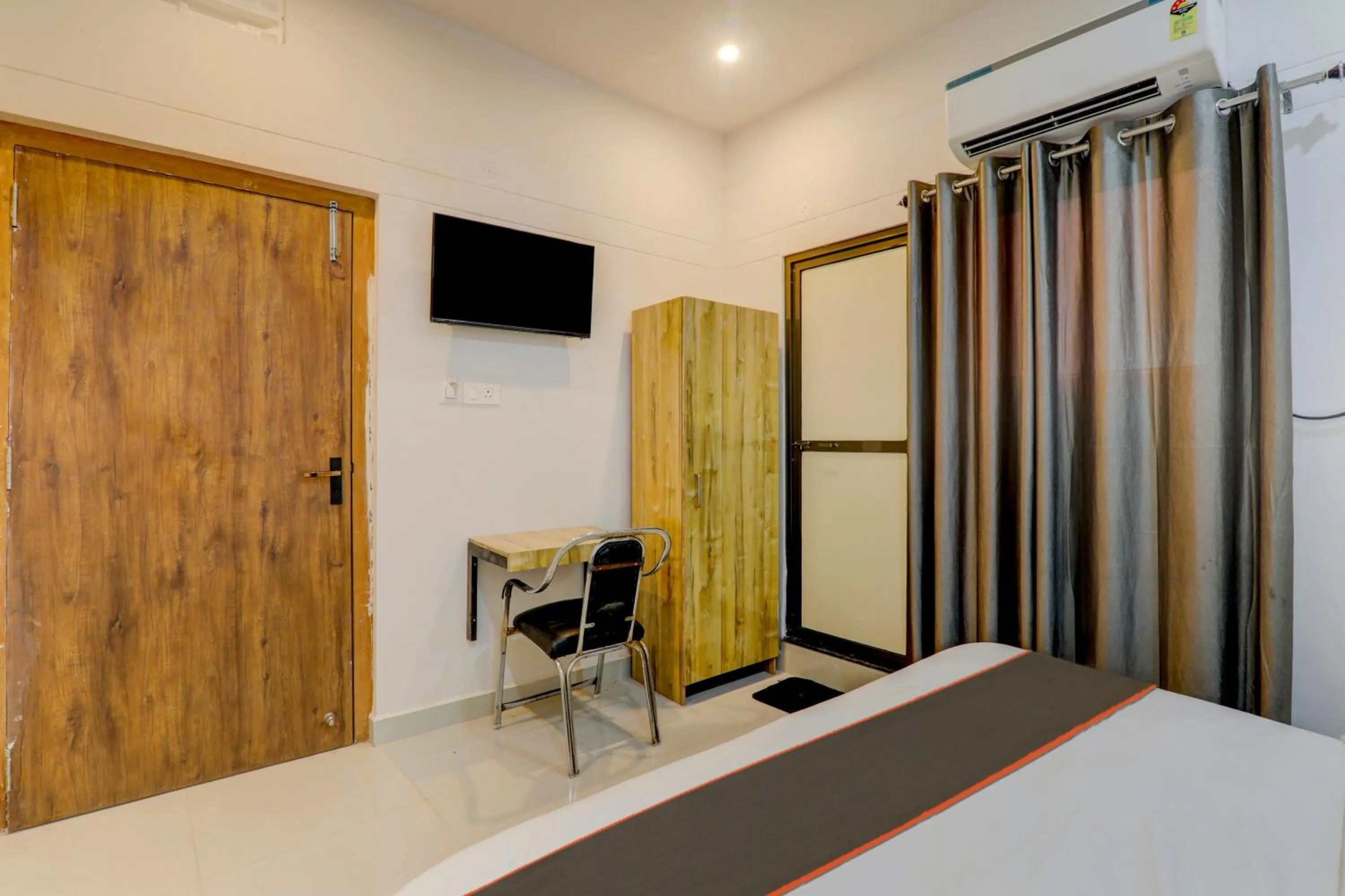 Bedroom, Bed in Super Collection O Paliwal's Paradise