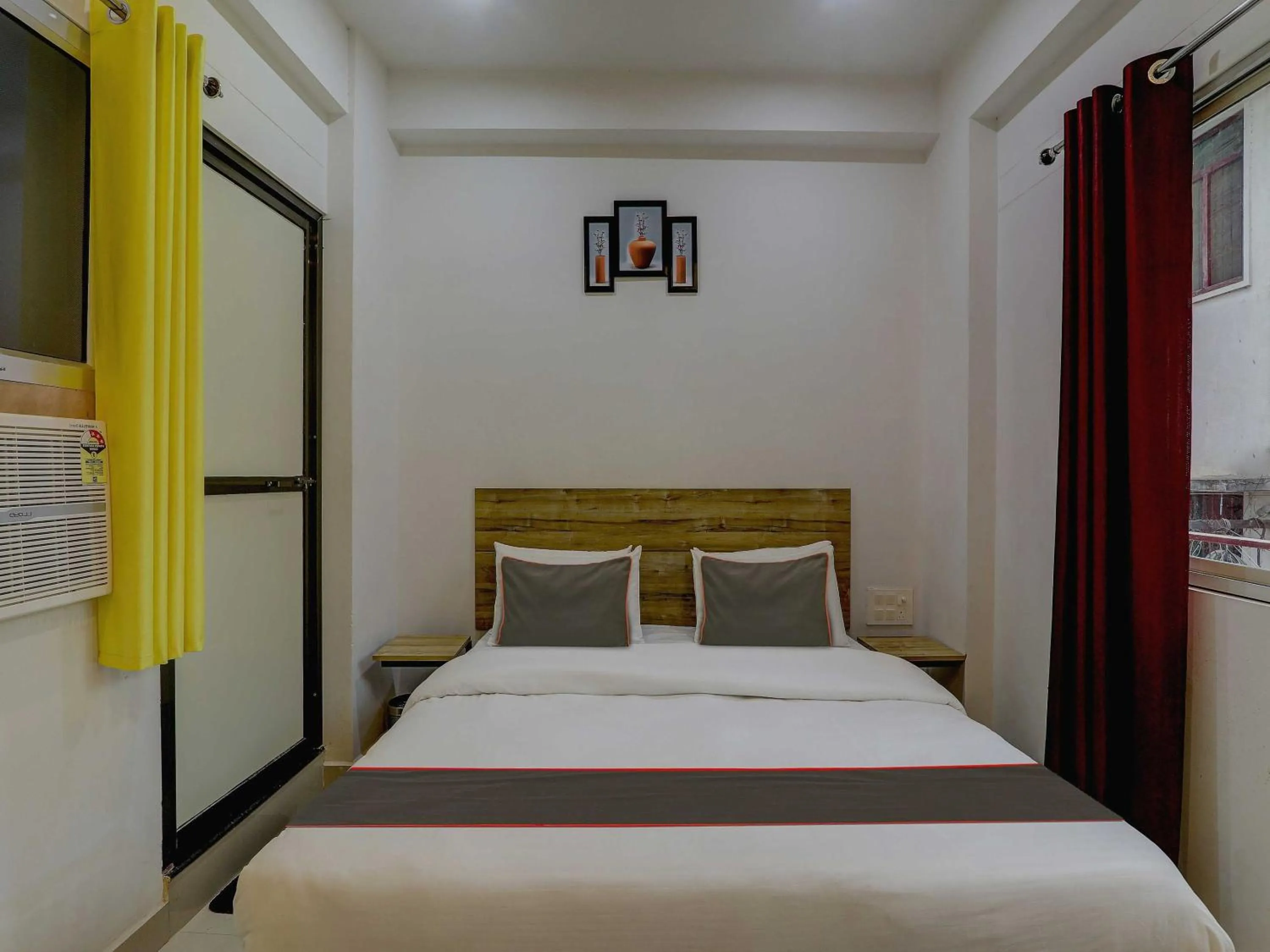 Bedroom, Bed in Super Collection O Paliwal's Paradise