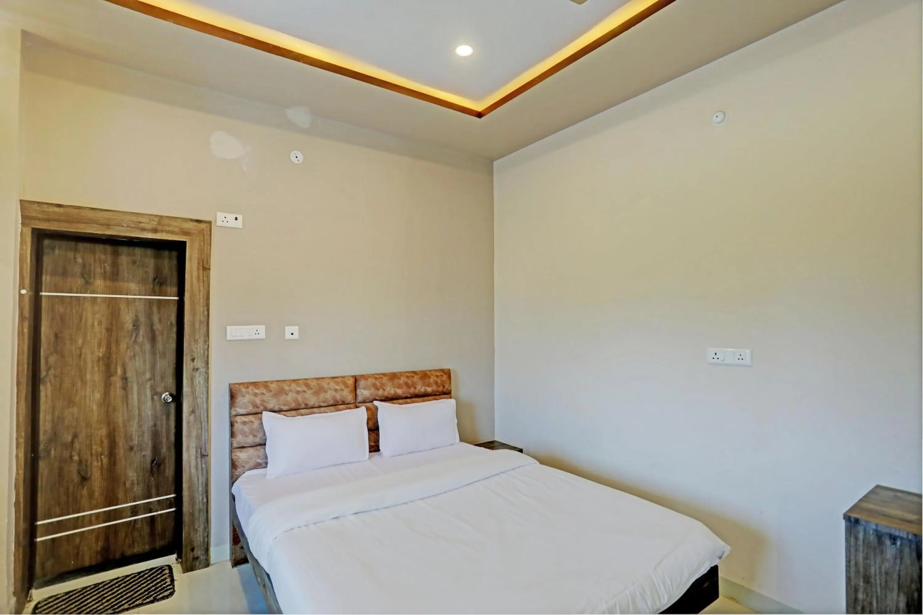 Bedroom in Hotel O Kubervatika