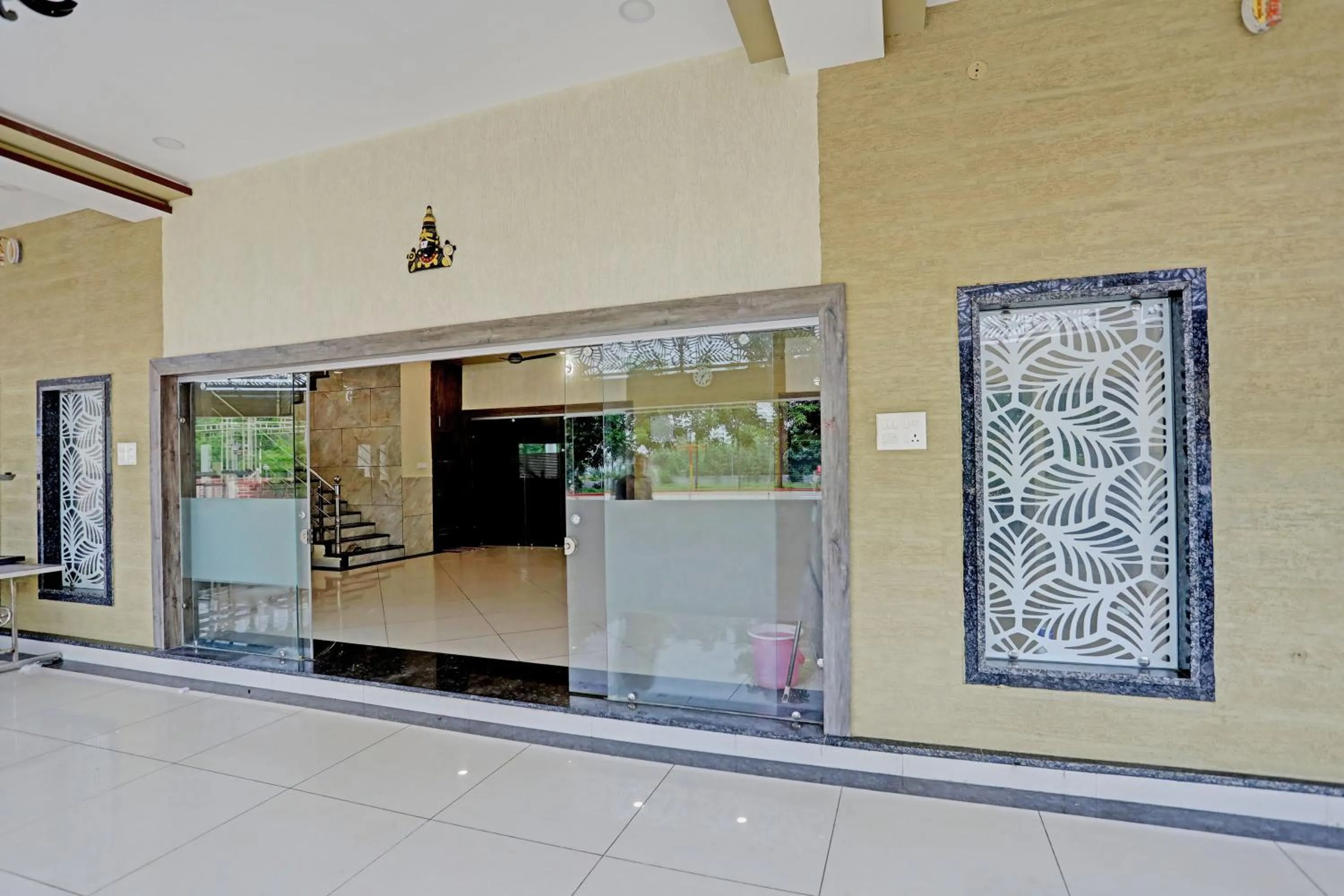 Facade/entrance in Hotel O Kubervatika