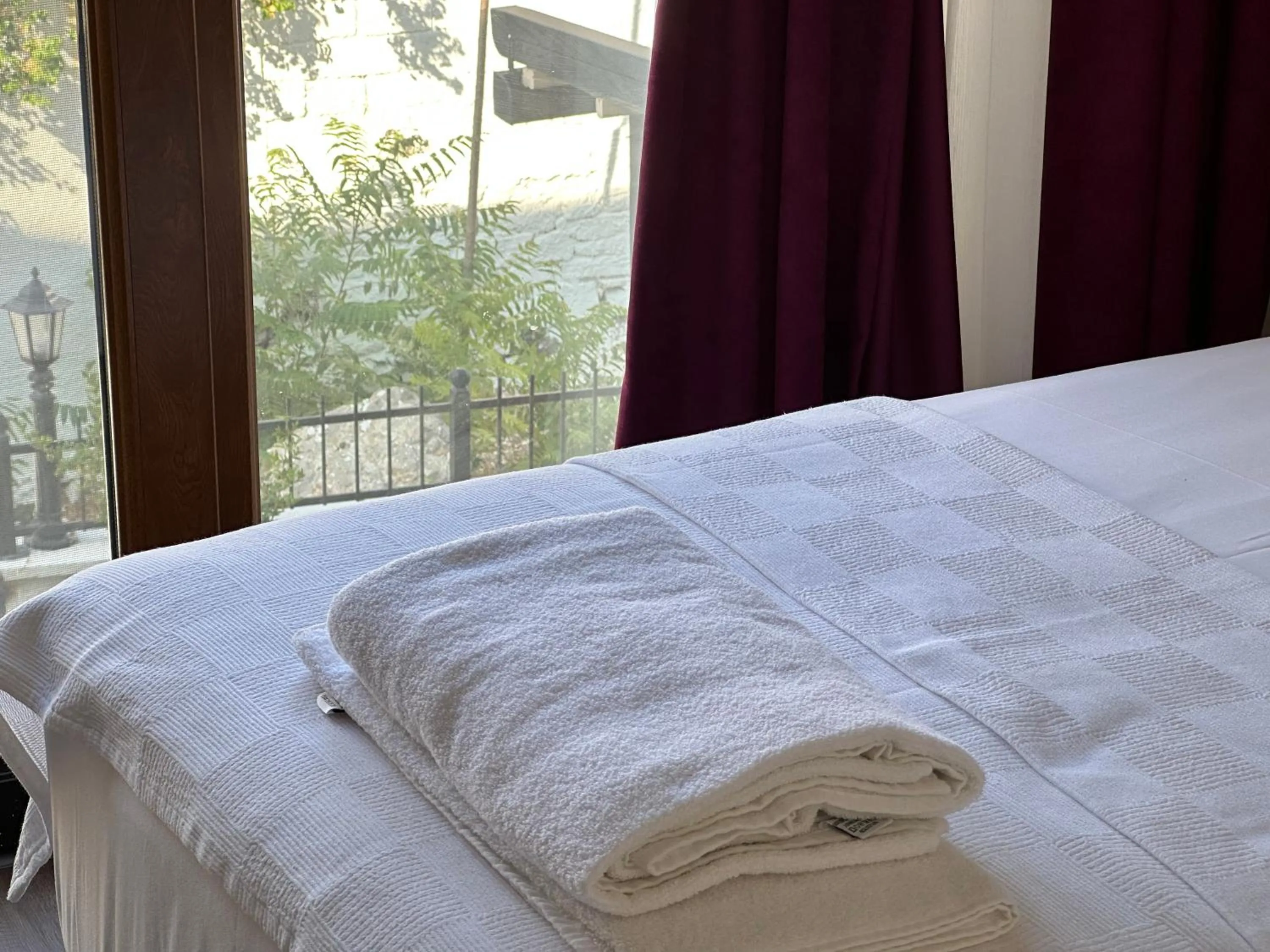 Bed in Şirin Garden Ayvalık