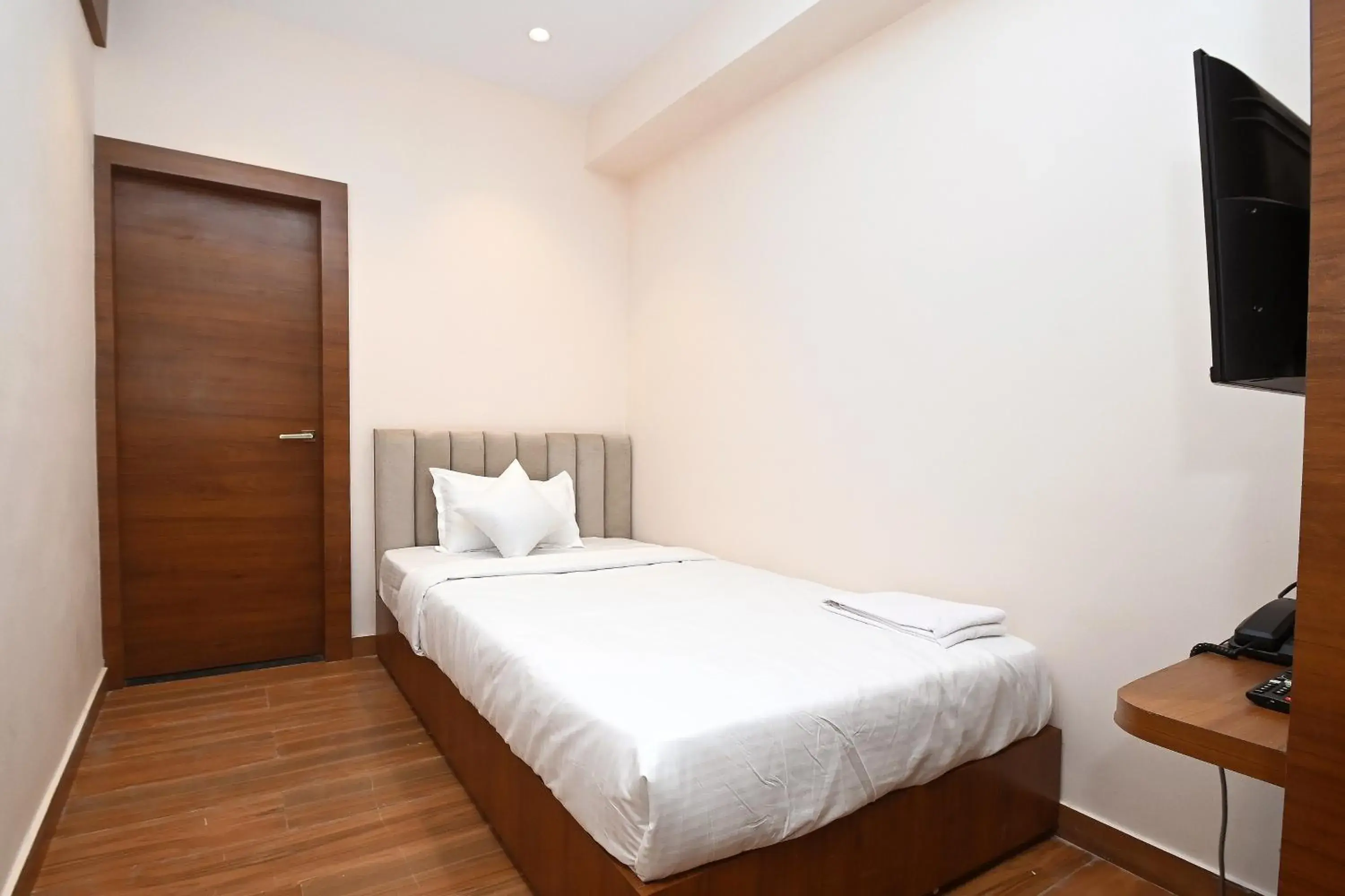 Standard Single Room - single occupancy in Hotel Blue Sapphire Standard Single Room - single occupancy in Hotel Blue Sapphire