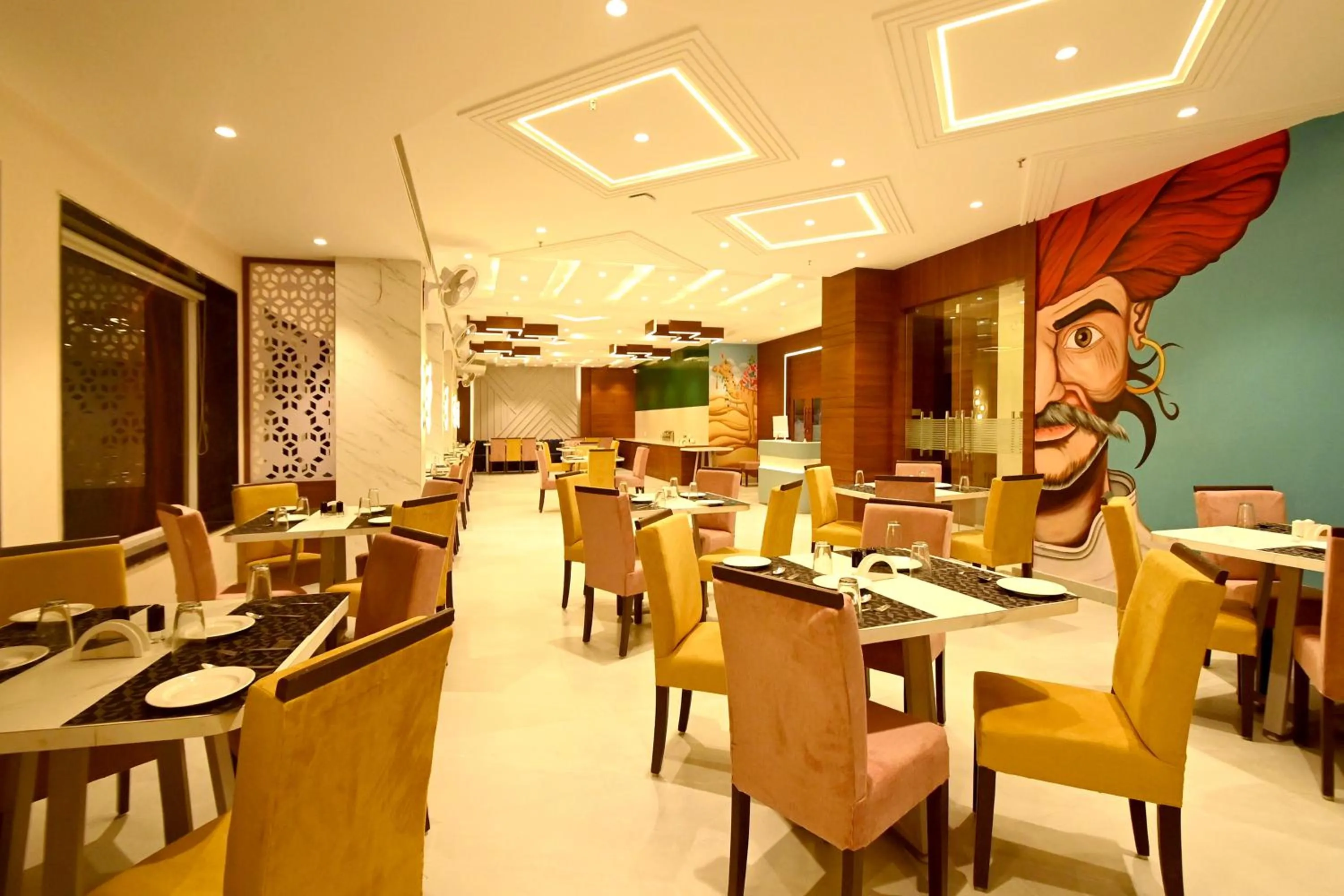 Restaurant/places to eat in Hotel Blue Sapphire