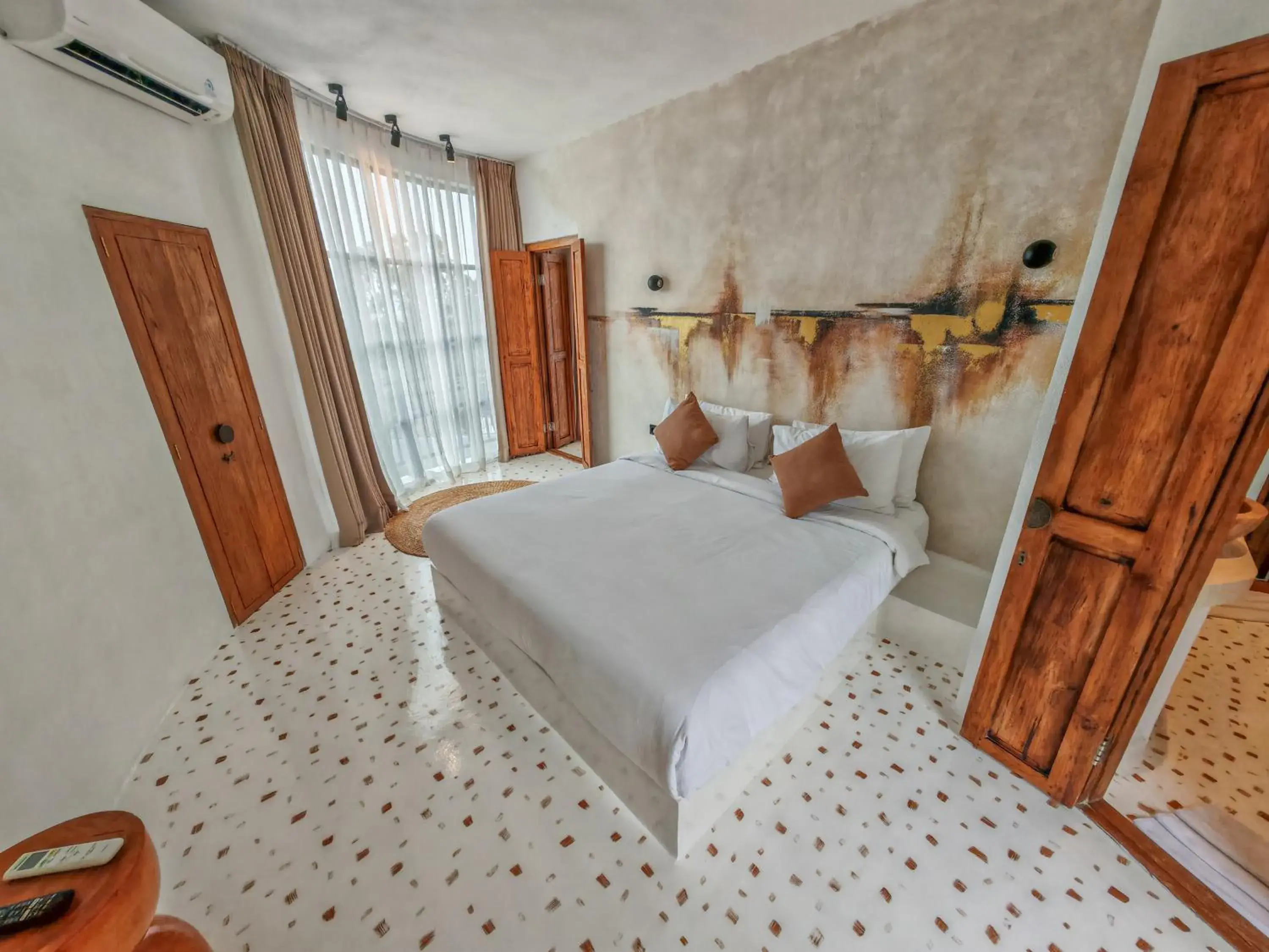 Bed in Hillstone Luxury Village Bed in Hillstone Luxury Village