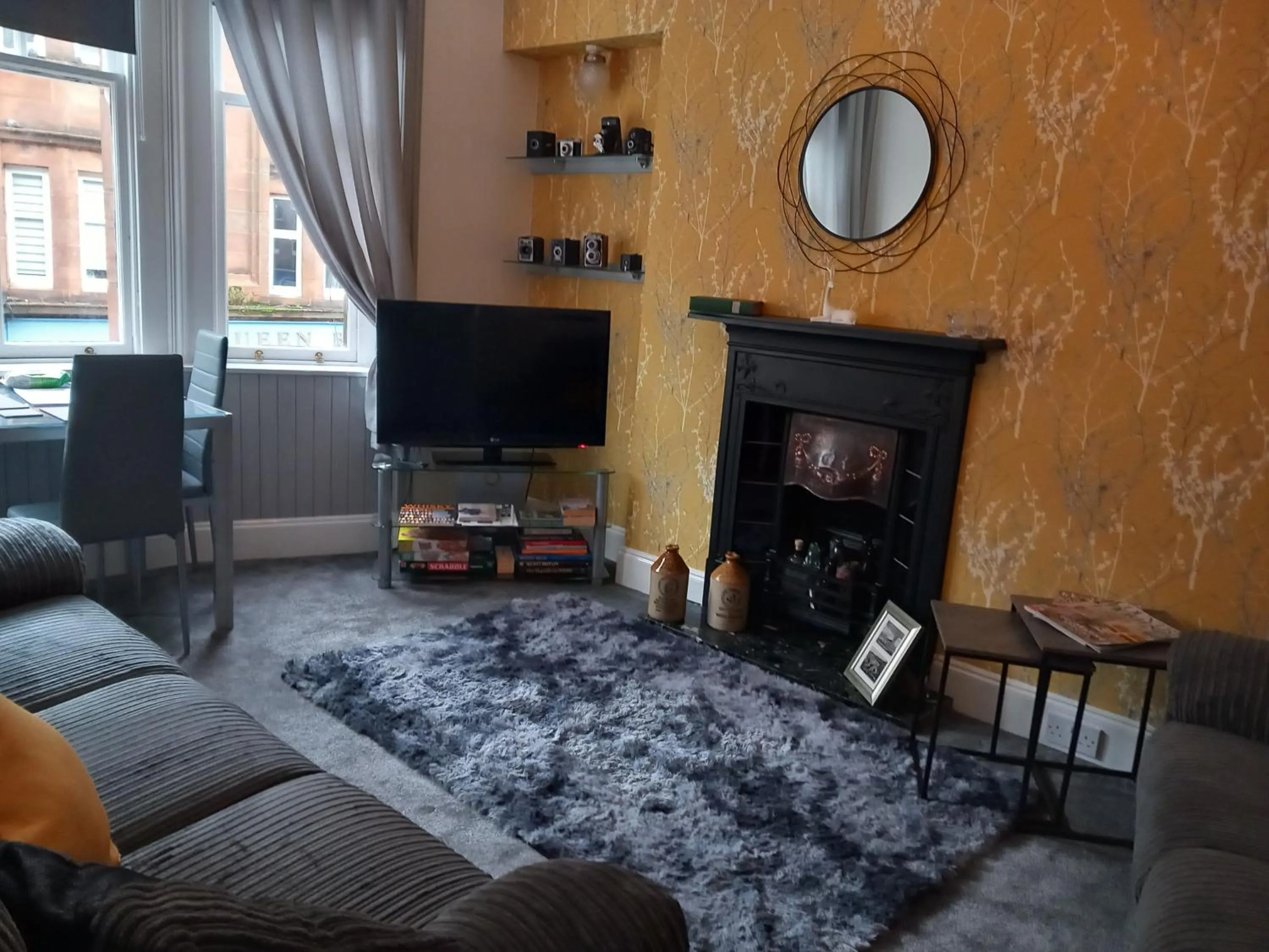 Two-Bedroom Apartment in The Nifty Nook