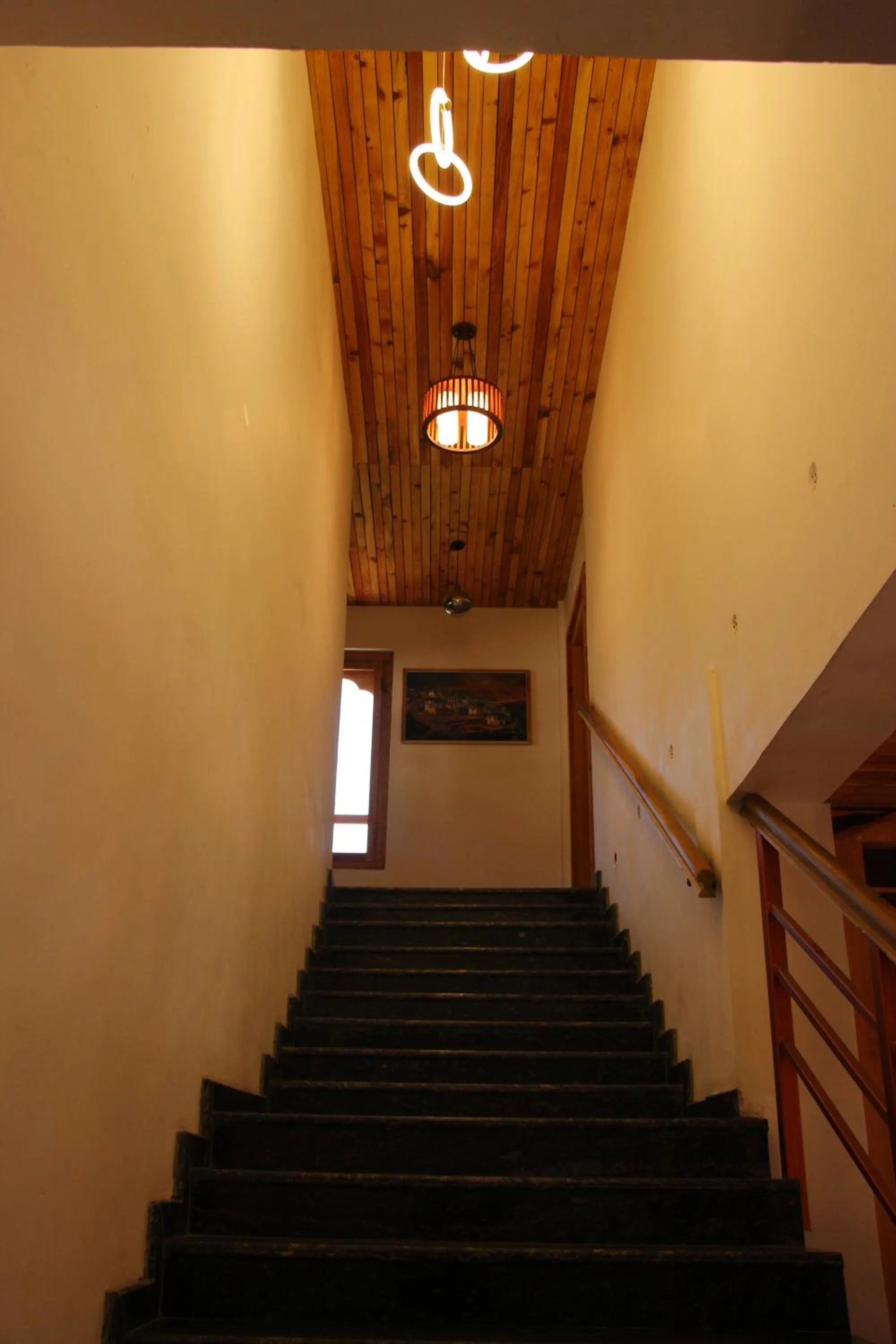 Facade/entrance in Om Amriti