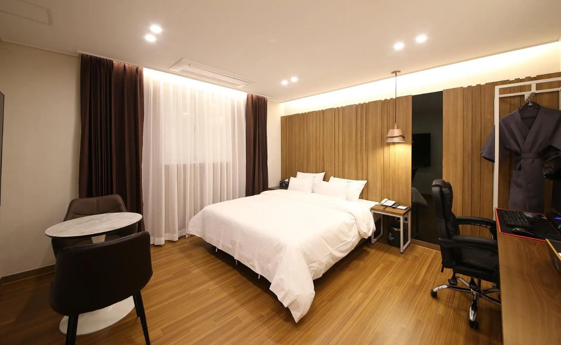 Bed in Brown Dot Hotel Sinan