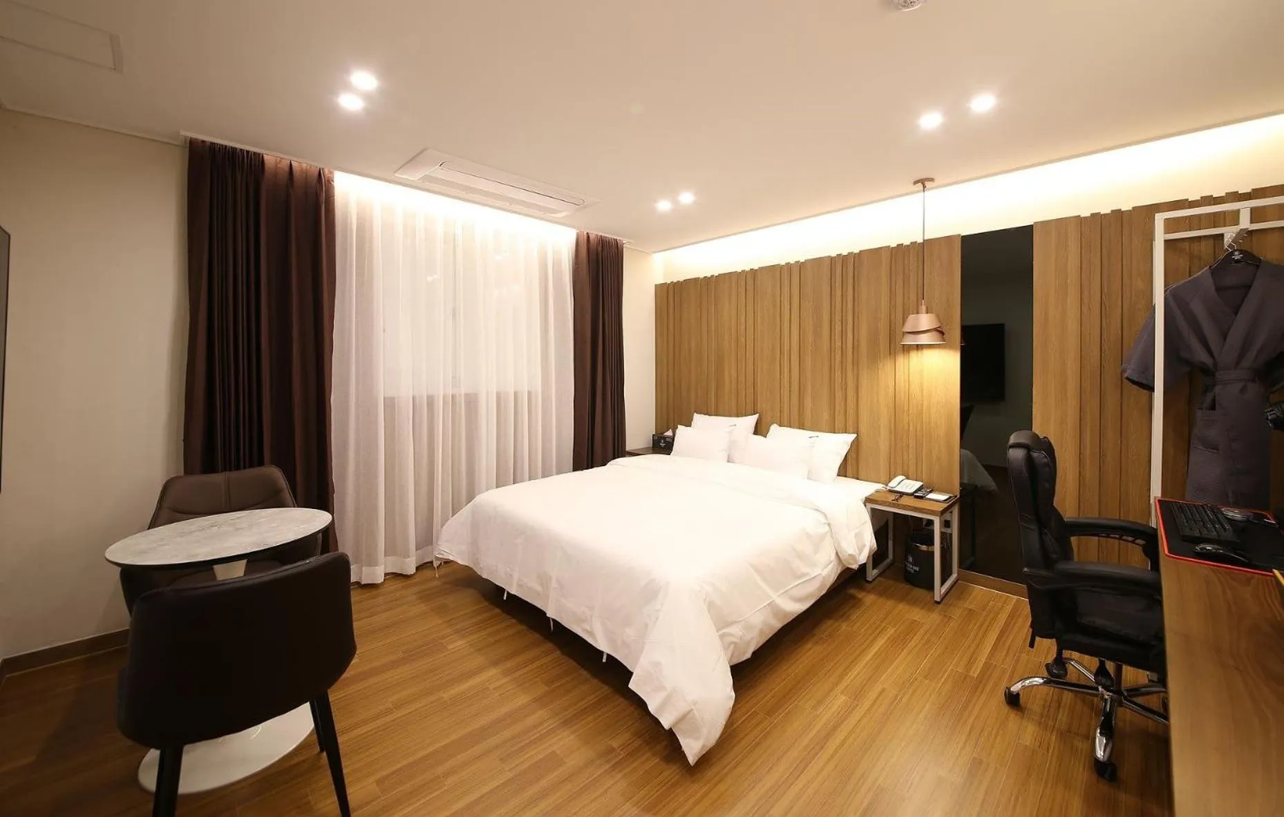 Bed in Brown Dot Hotel Sinan