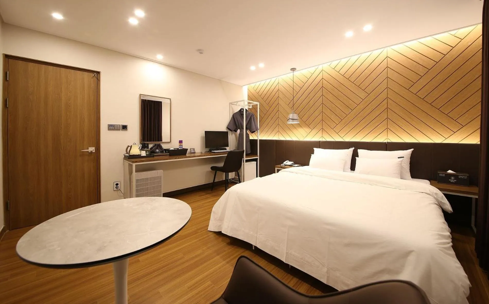 Bed in Brown Dot Hotel Sinan
