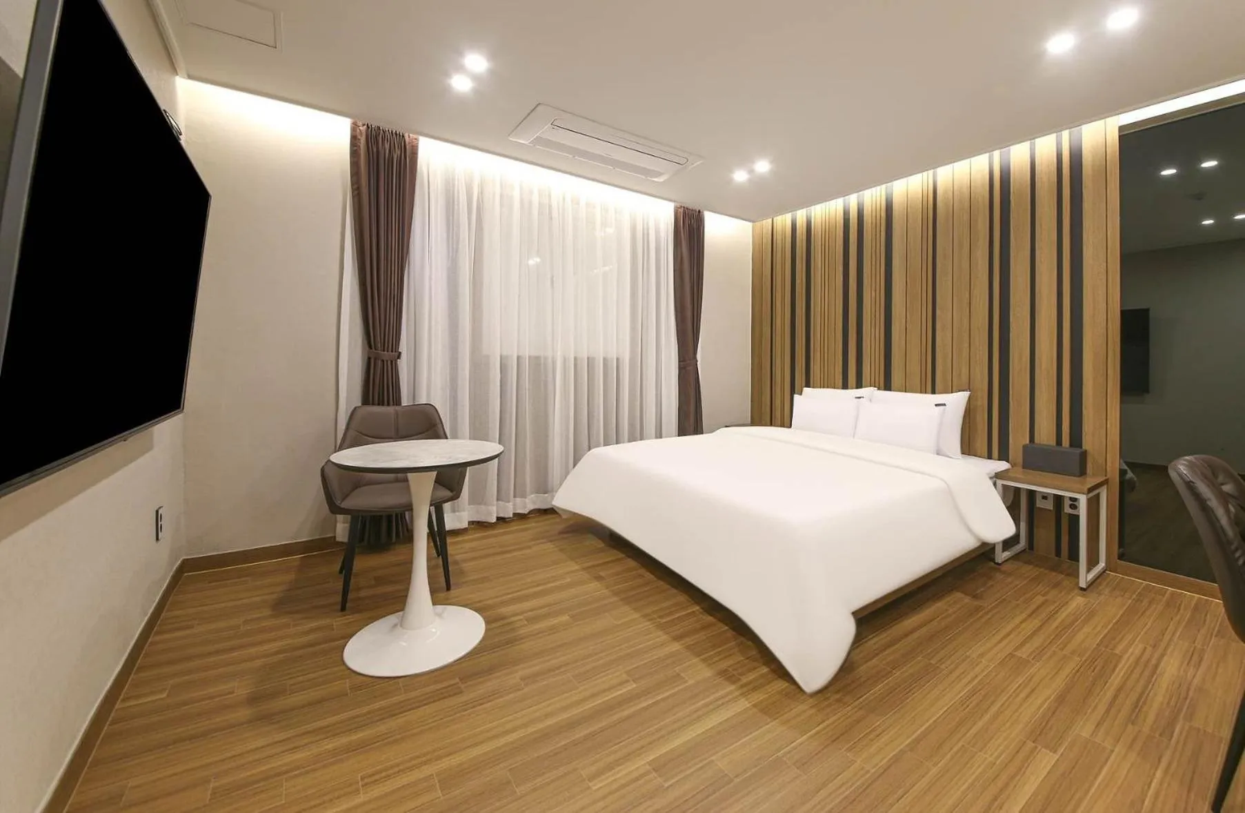 Bed in Brown Dot Hotel Sinan