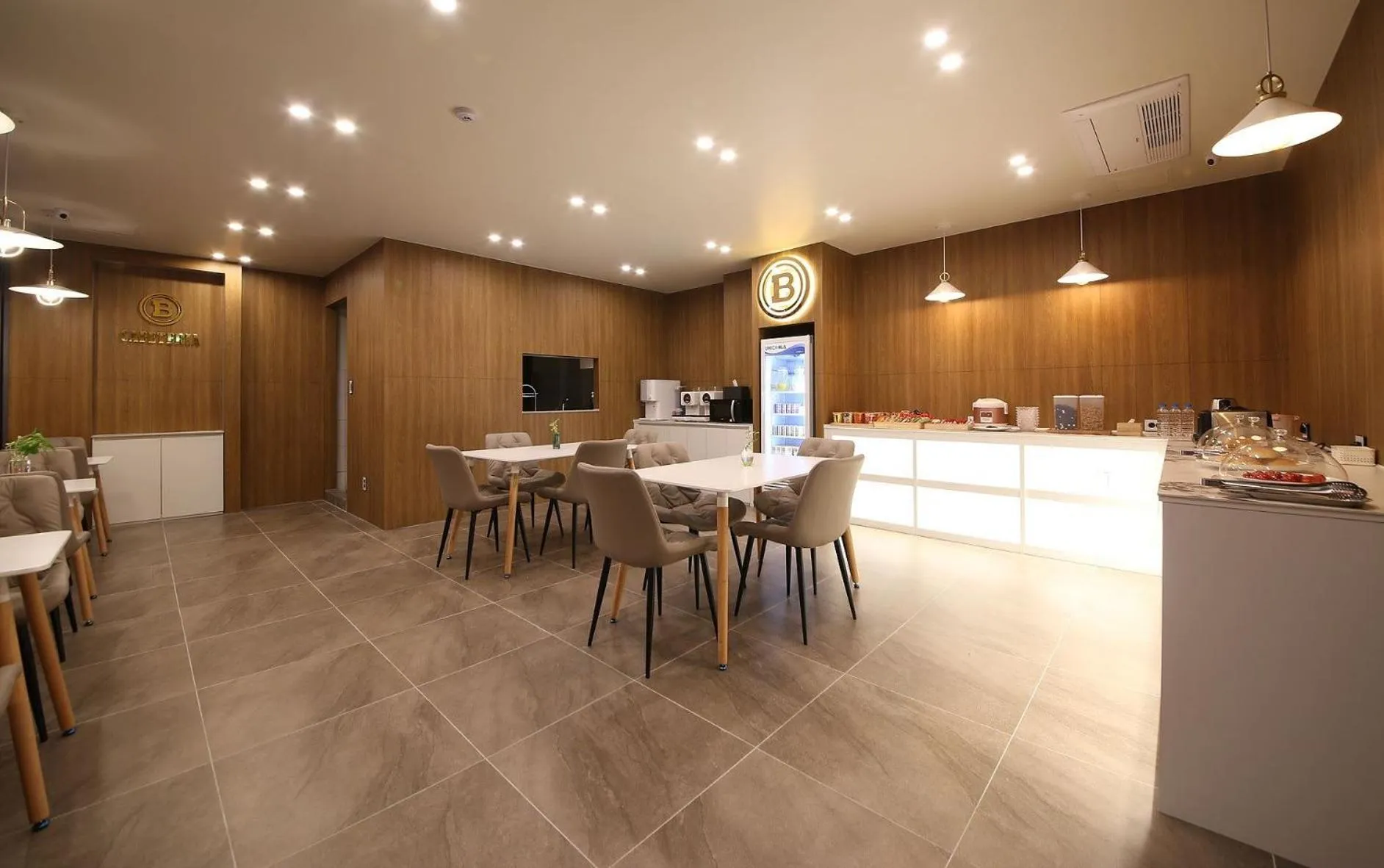 Kitchen or kitchenette in Brown Dot Hotel Sinan