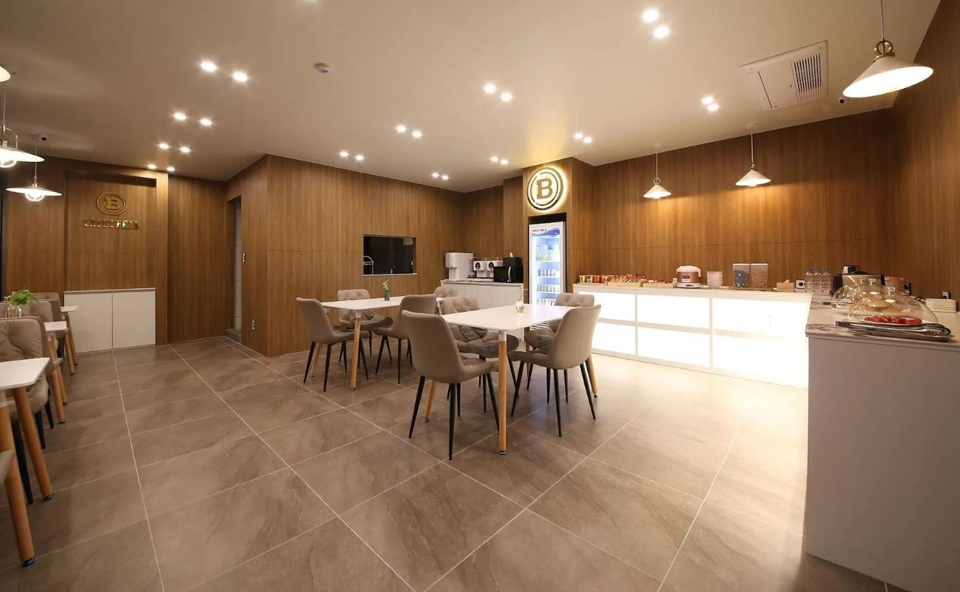 Kitchen or kitchenette in Brown Dot Hotel Sinan