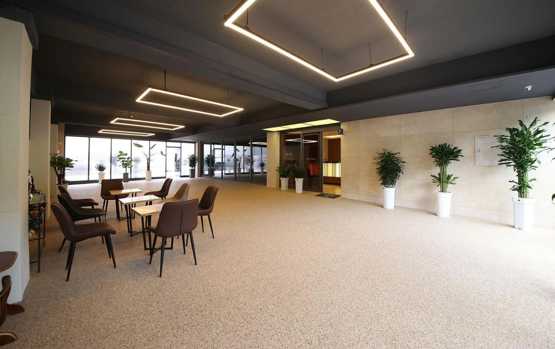 Seating area in Brown Dot Hotel Sinan