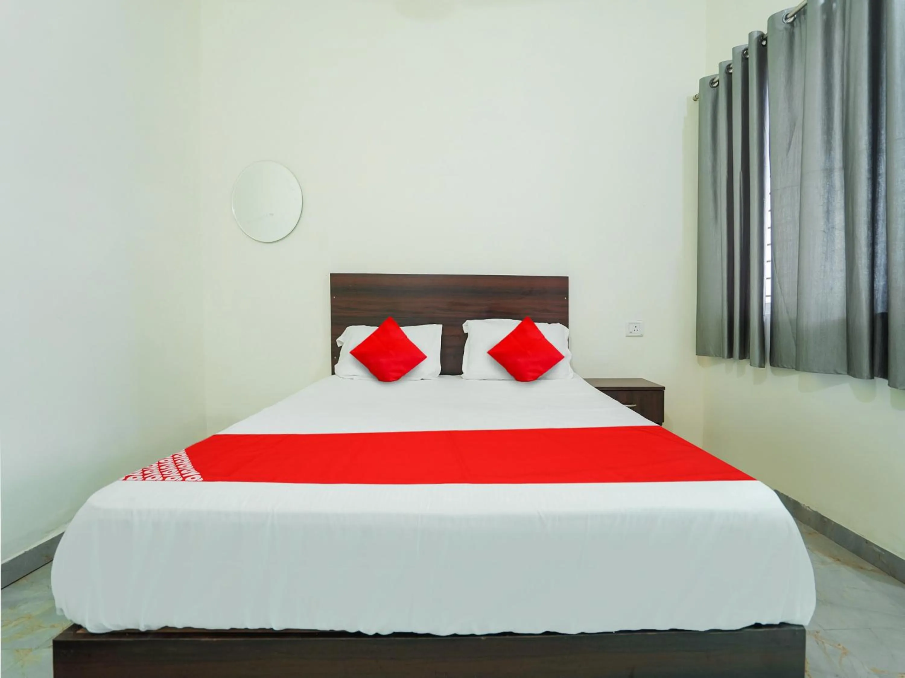 Bedroom, Bed in SPOT ON Hotel Friend's Park