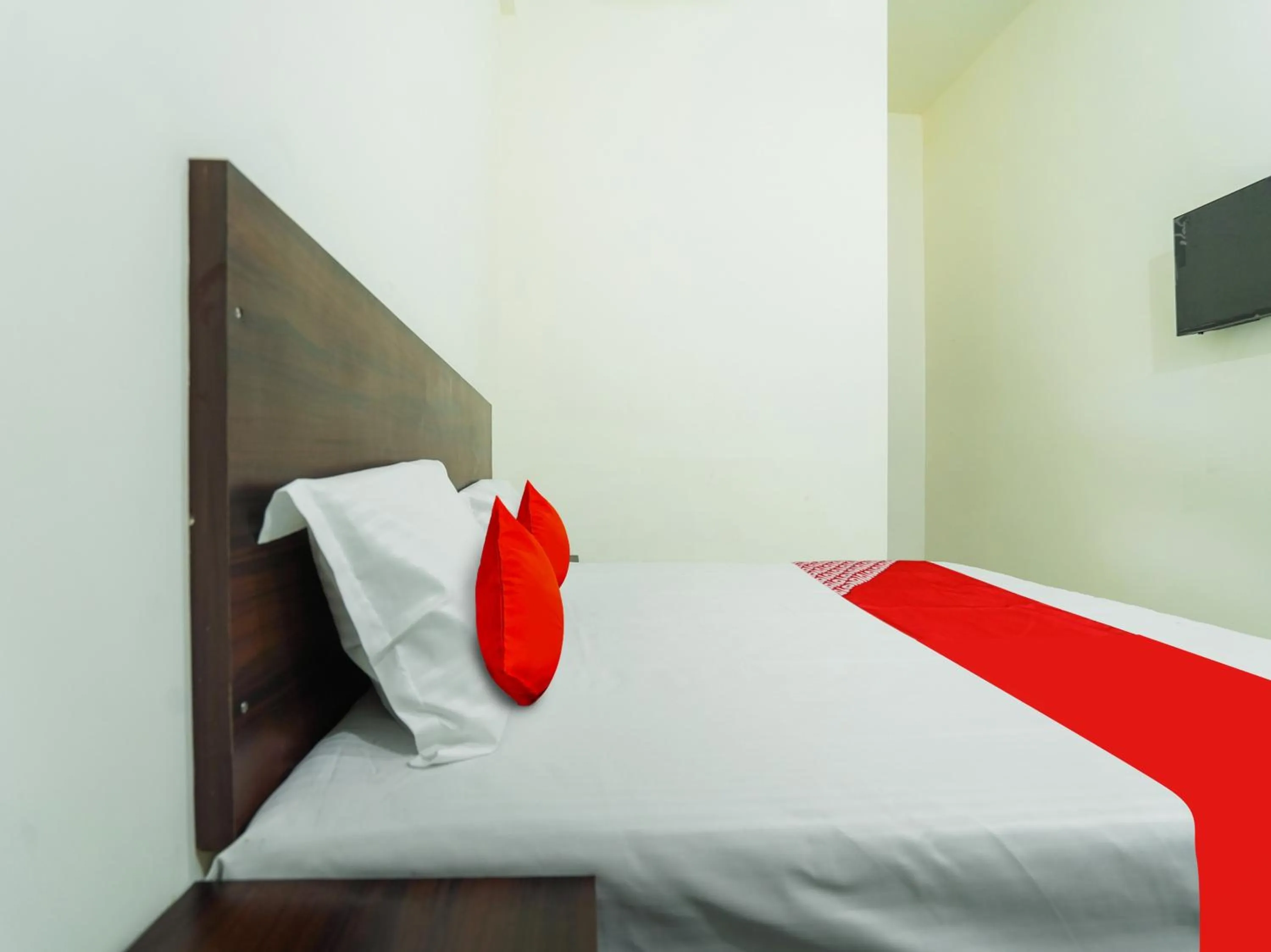 Bedroom, Bed in SPOT ON Hotel Friend's Park