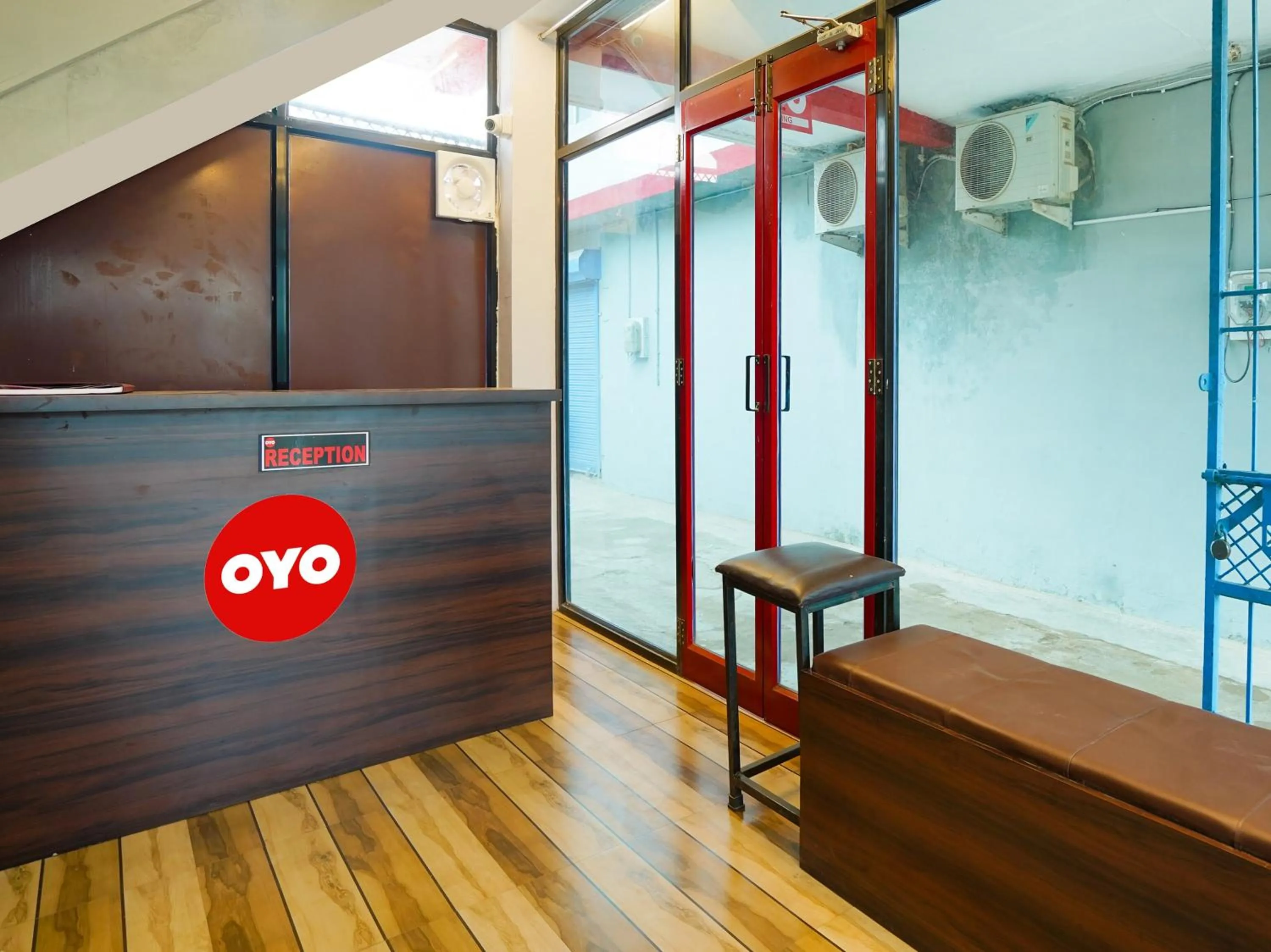 Lobby or reception in SPOT ON Hotel Friend's Park