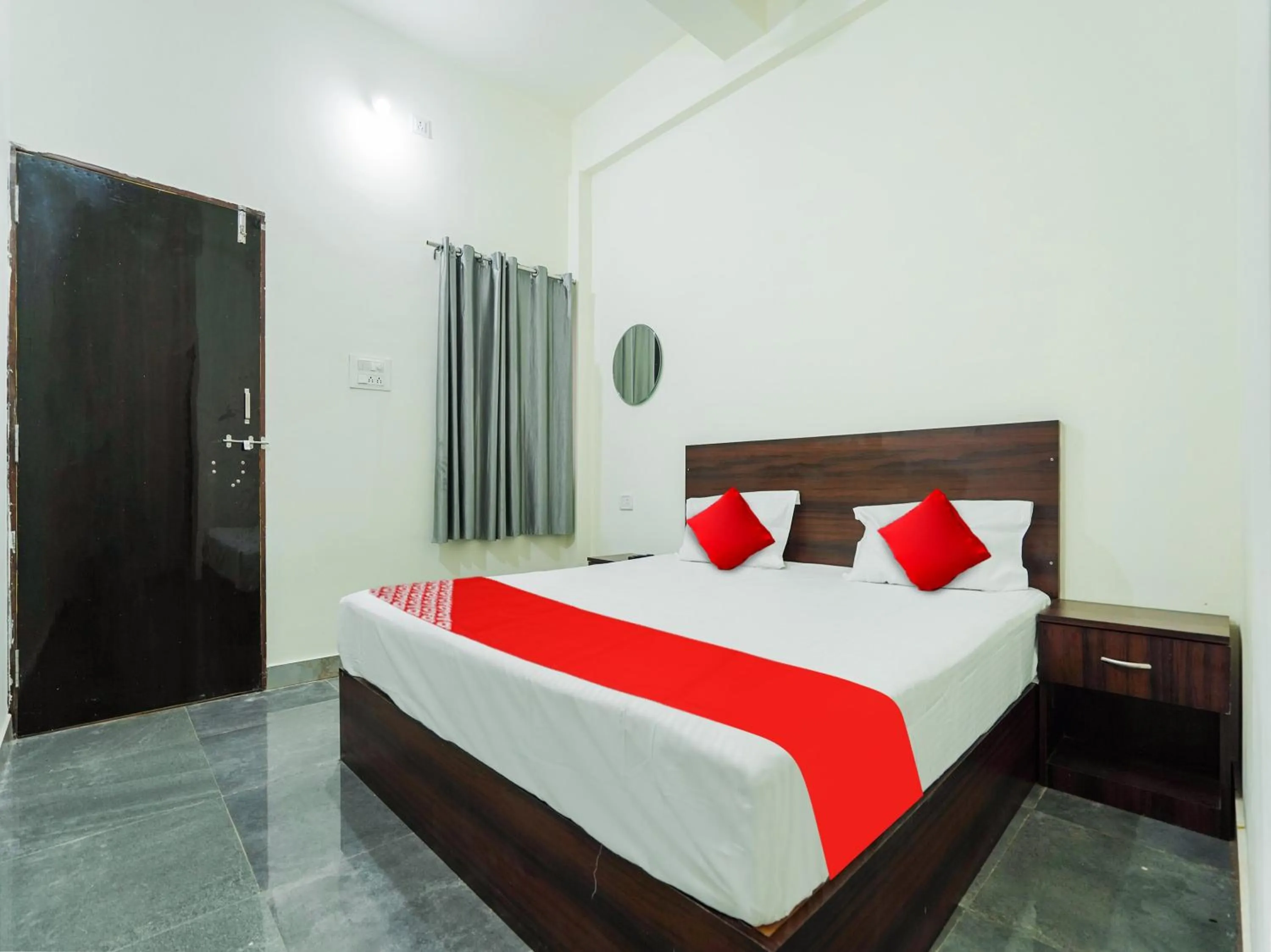 Bedroom, Bed in SPOT ON Hotel Friend's Park